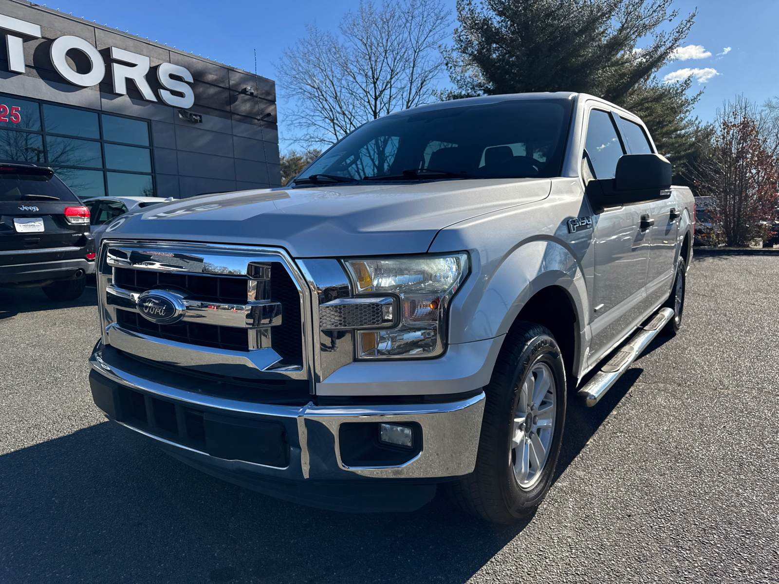 2015 Ford F150 SuperCrew Cab XLT Pickup 4D 5 1/2 ft 17