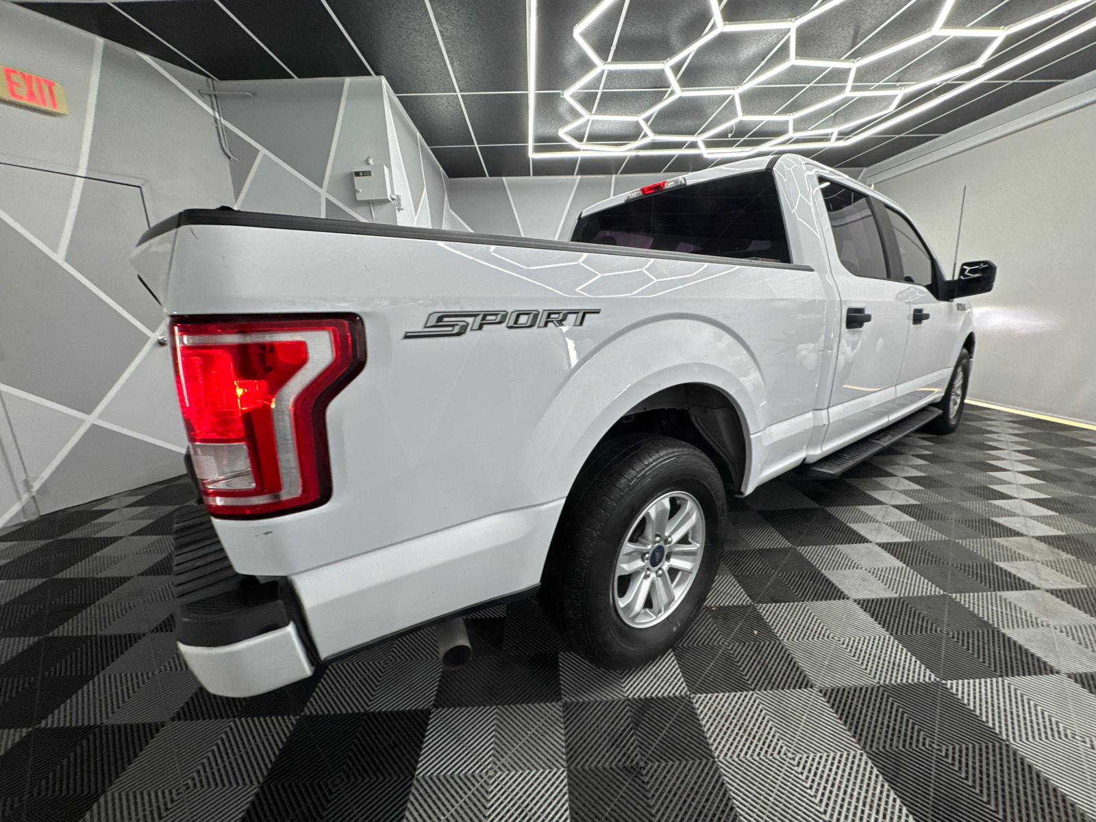 2016 Ford F150 SuperCrew Cab XL Pickup 4D 6 1/2 ft 10