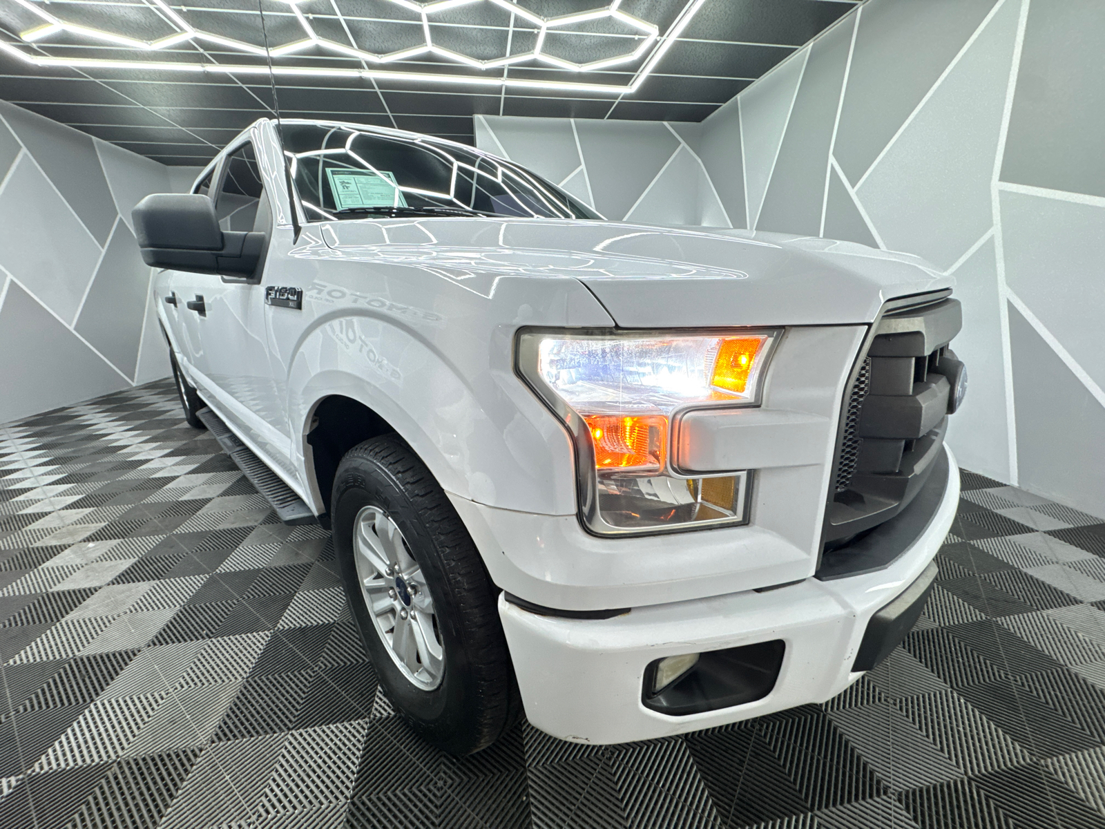 2016 Ford F150 SuperCrew Cab XL Pickup 4D 6 1/2 ft 13