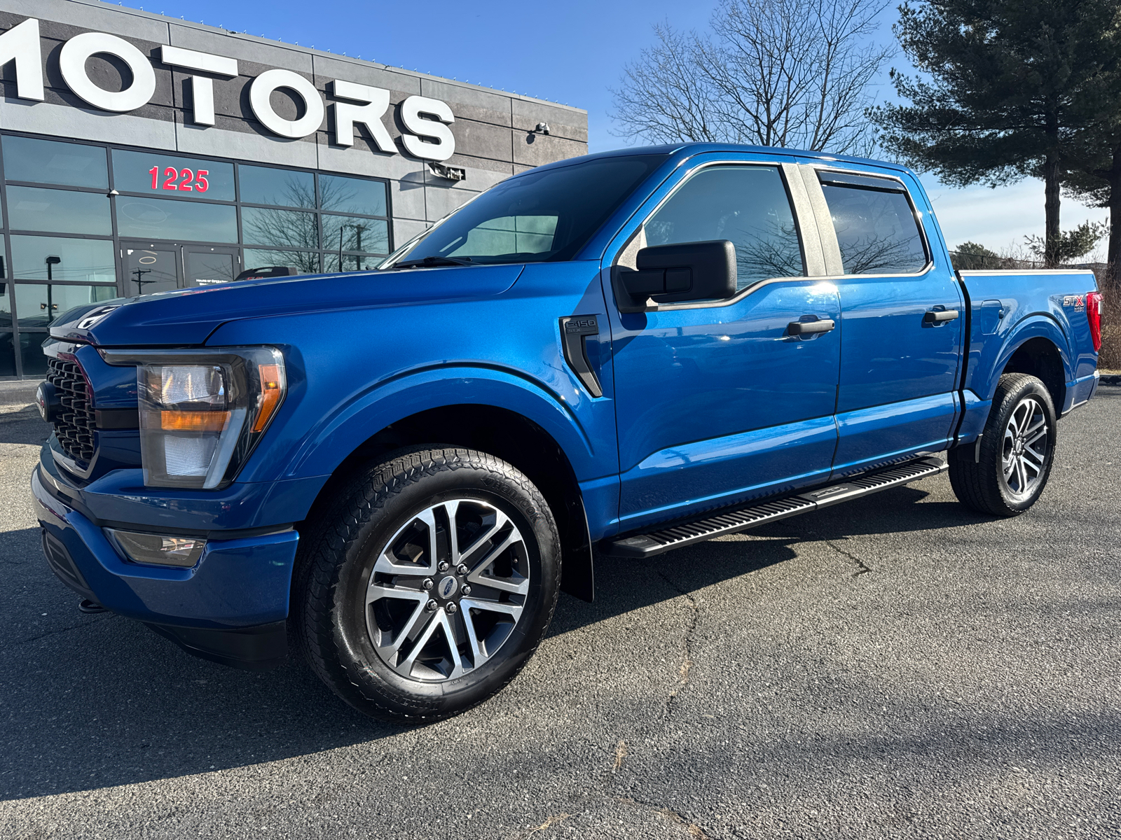 2023 Ford F150 SuperCrew Cab XL Pickup 4D 5 1/2 ft 2