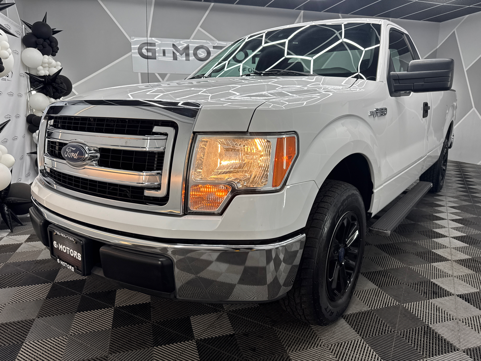 2013 Ford F150 Regular Cab XL Pickup 2D 8 ft 1