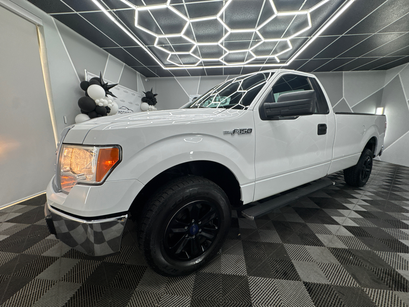 2013 Ford F150 Regular Cab XL Pickup 2D 8 ft 2