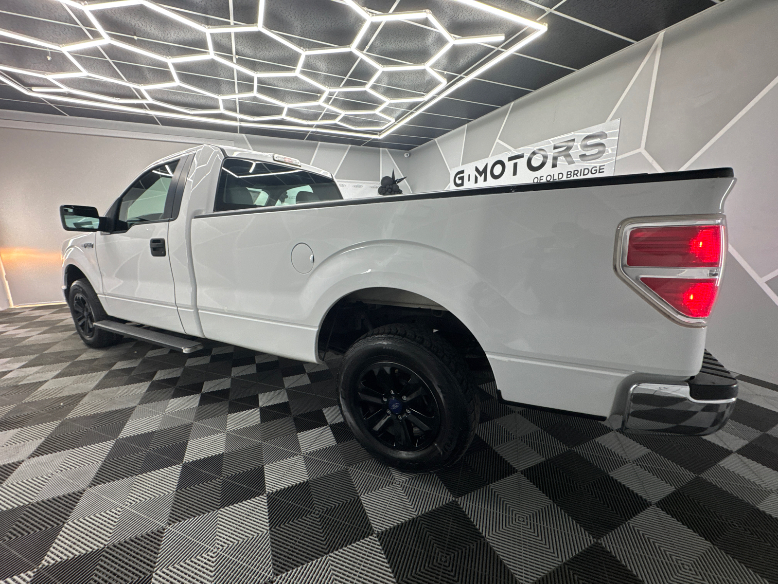 2013 Ford F150 Regular Cab XL Pickup 2D 8 ft 4