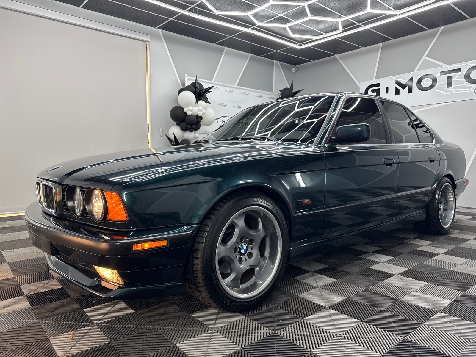 1995 BMW 5 Series 530i Sedan 4D 2