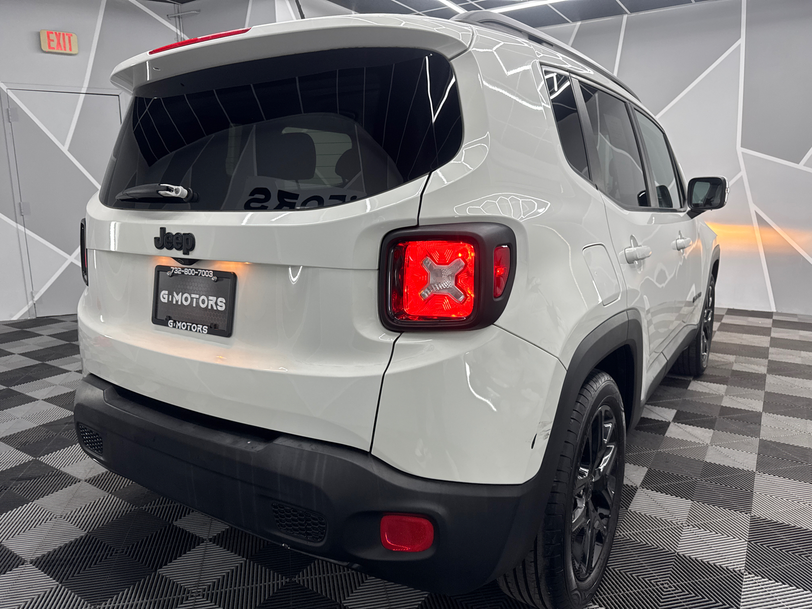 2017 Jeep Renegade Latitude Sport Utility 4D 9