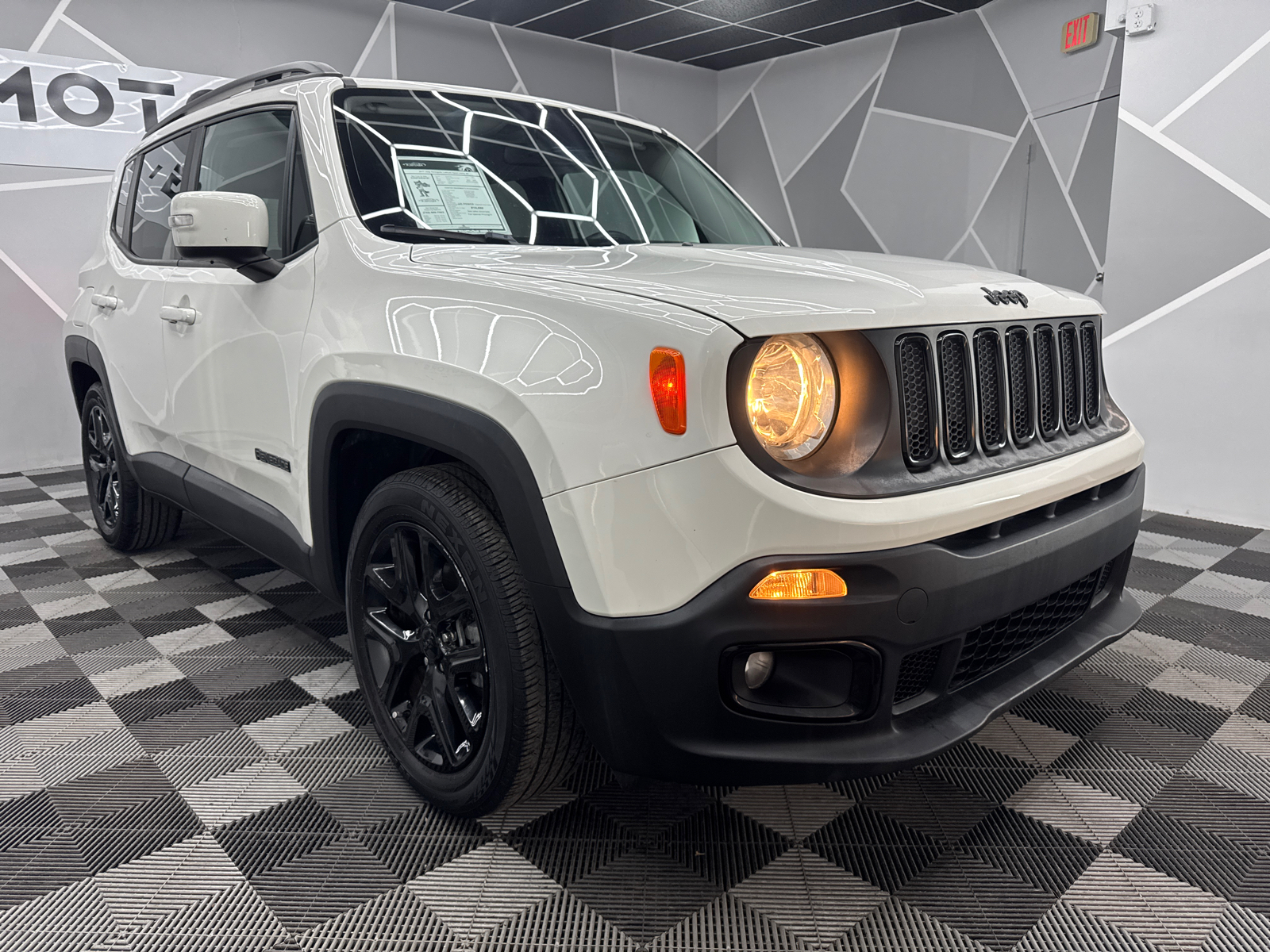 2017 Jeep Renegade Latitude Sport Utility 4D 13