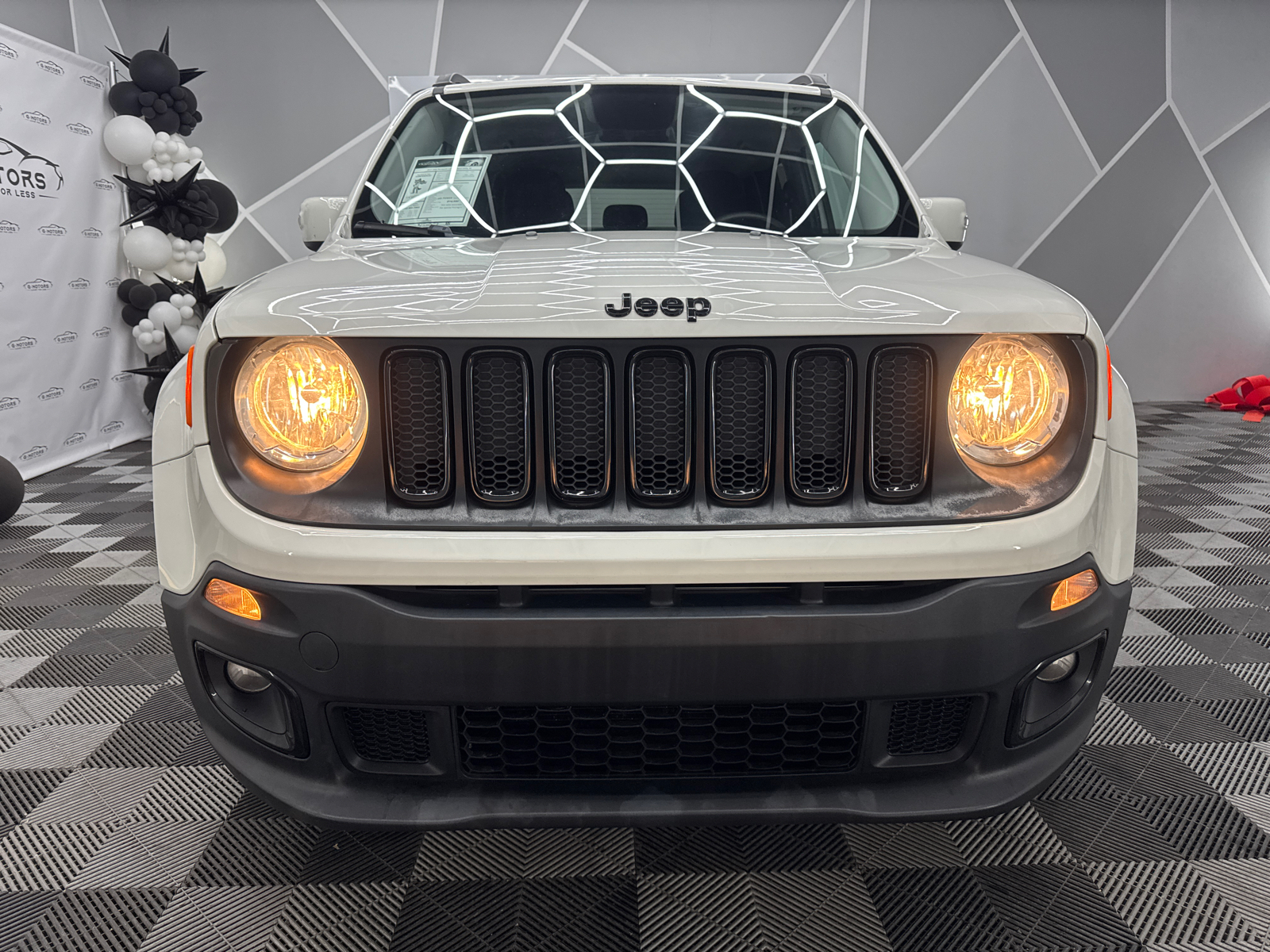 2017 Jeep Renegade Latitude Sport Utility 4D 15