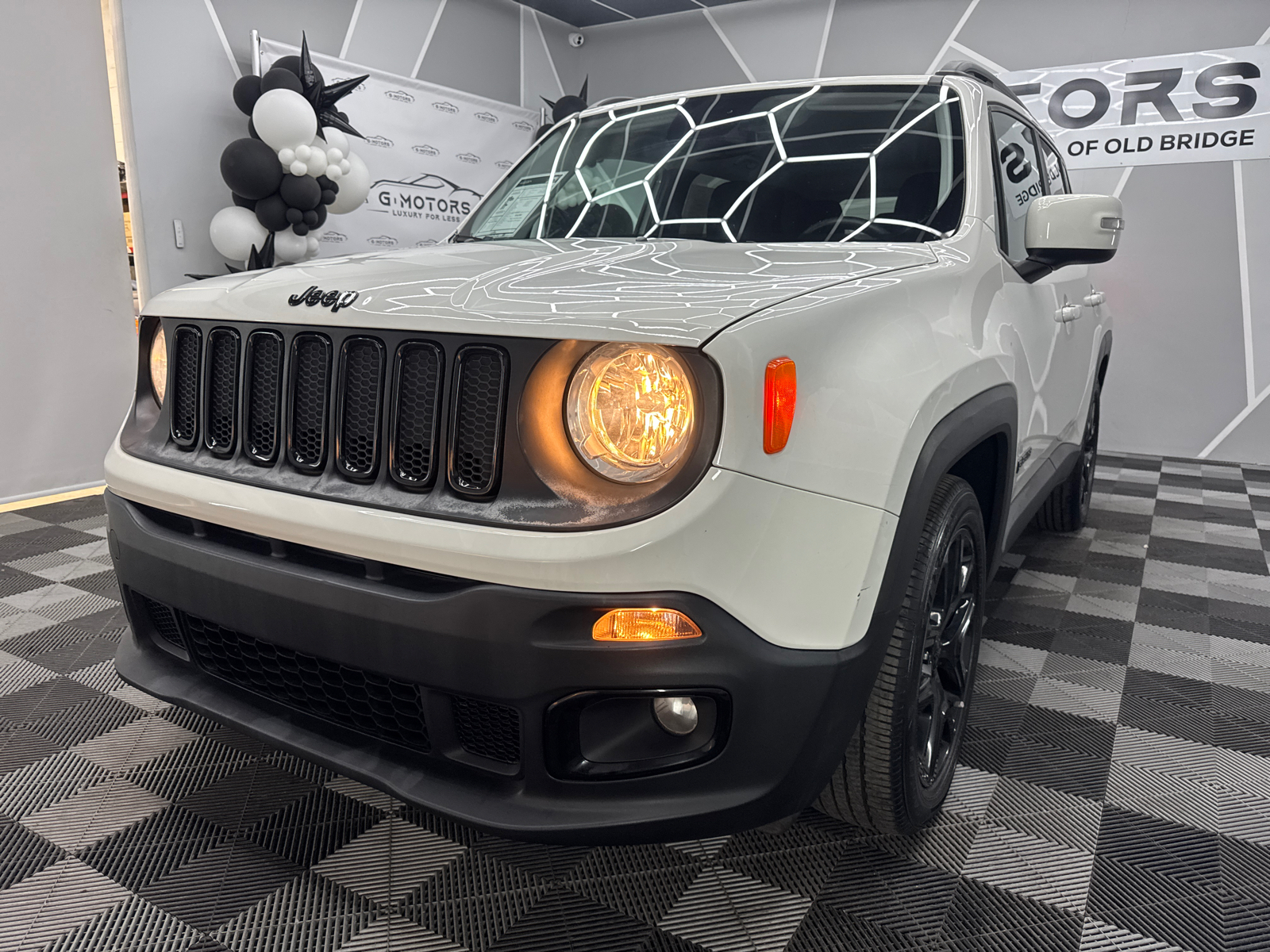 2017 Jeep Renegade Latitude Sport Utility 4D 17