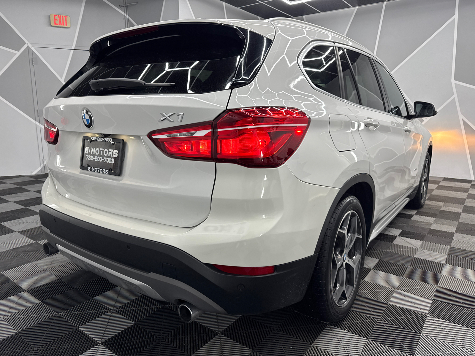 2016 BMW X1 xDrive28i Sport Utility 4D 9