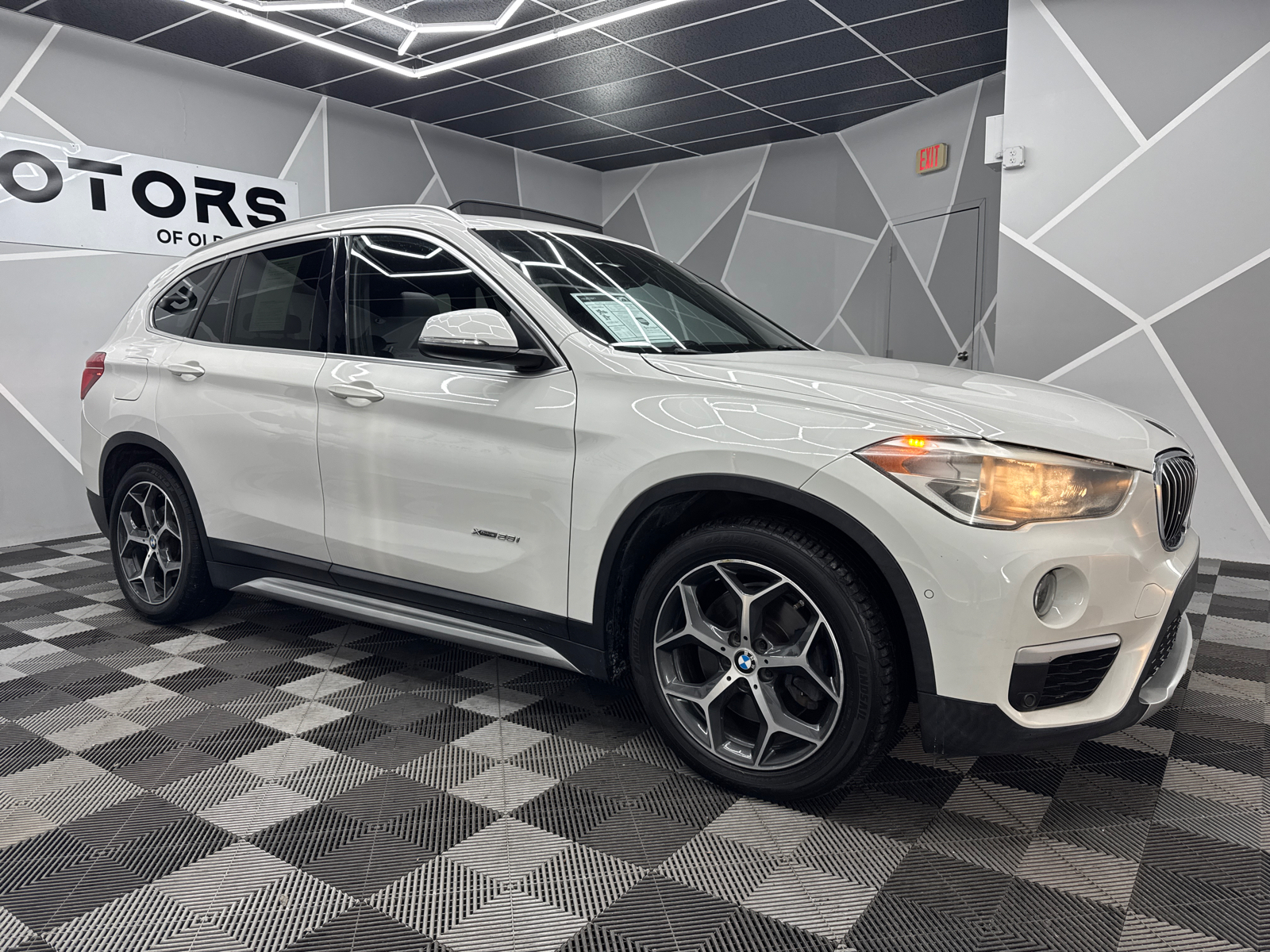 2016 BMW X1 xDrive28i Sport Utility 4D 12