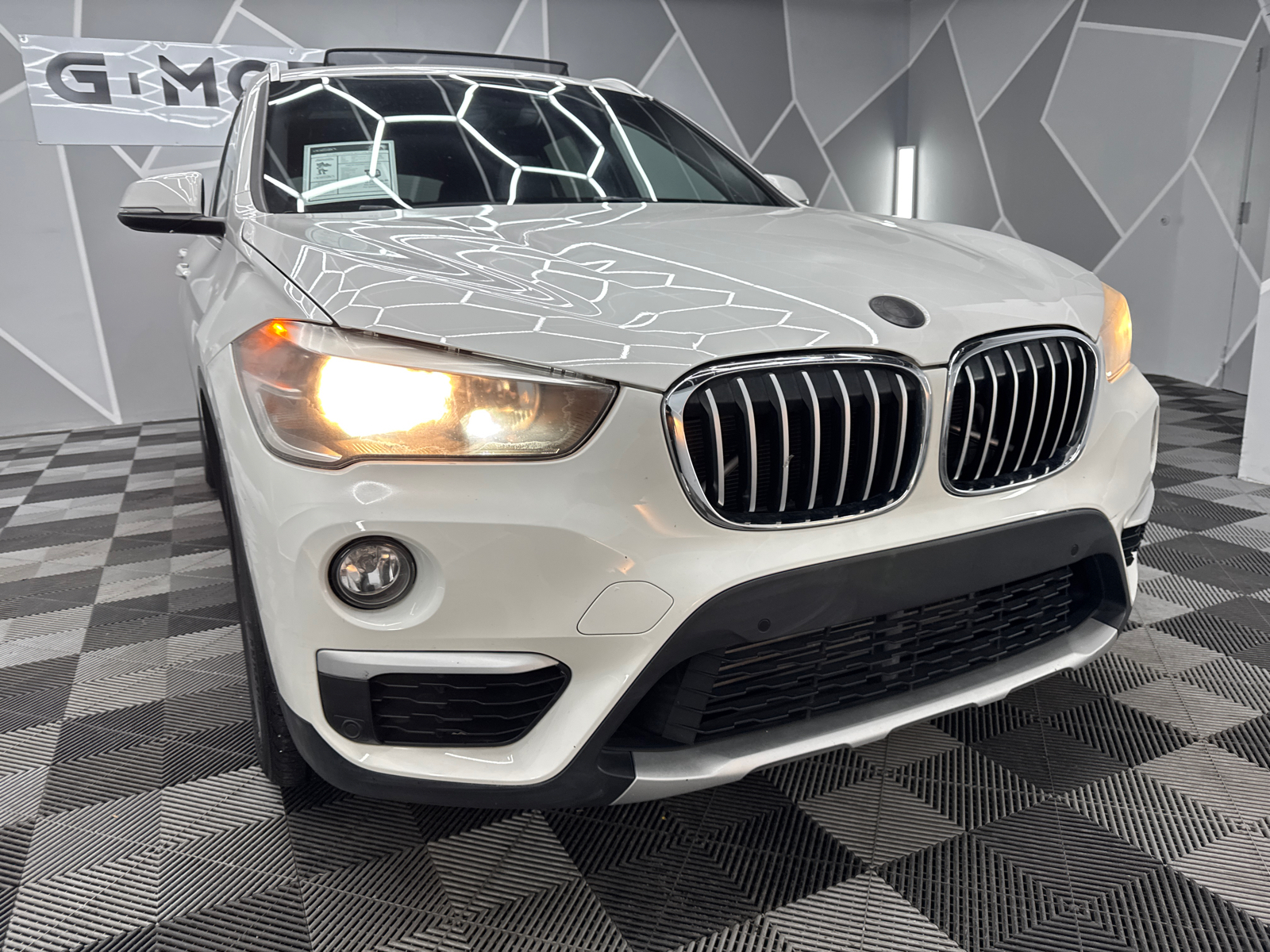 2016 BMW X1 xDrive28i Sport Utility 4D 14