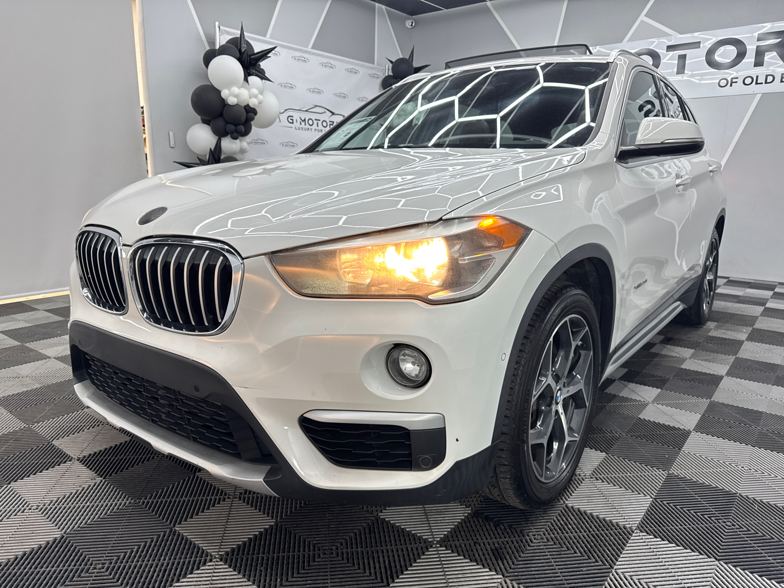 2016 BMW X1 xDrive28i Sport Utility 4D 17