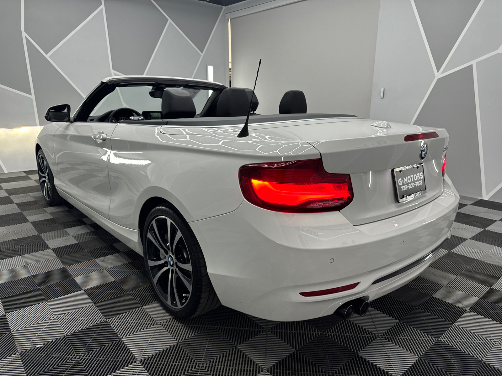 2021 BMW 2 Series 230i Convertible 2D 11