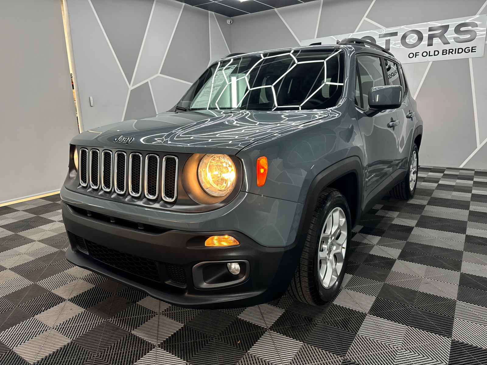 2018 Jeep Renegade Latitude Sport Utility 4D 1