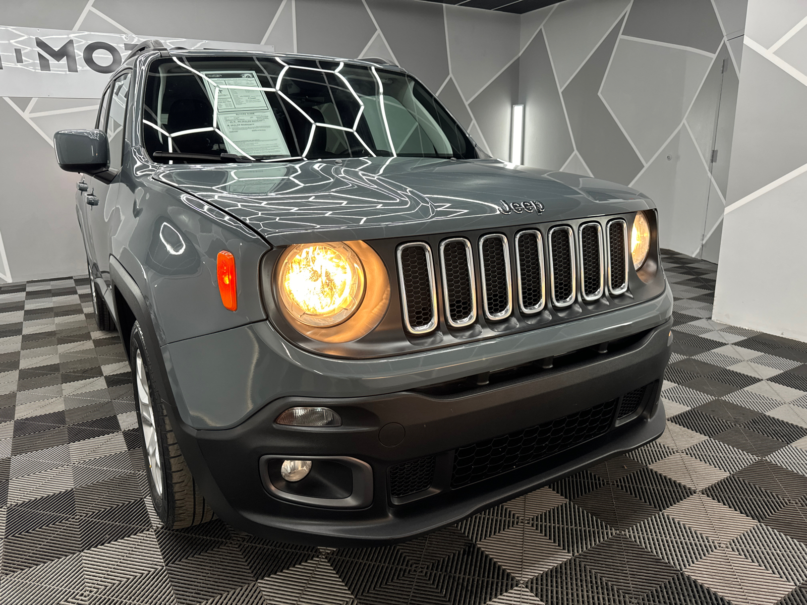 2018 Jeep Renegade Latitude Sport Utility 4D 14