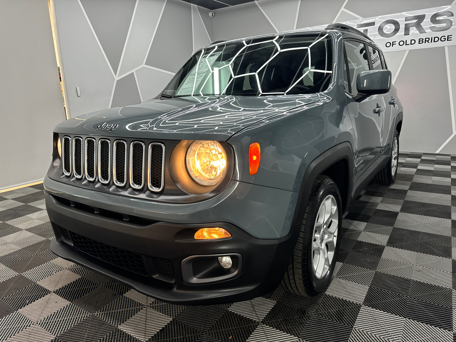 2018 Jeep Renegade Latitude Sport Utility 4D 17