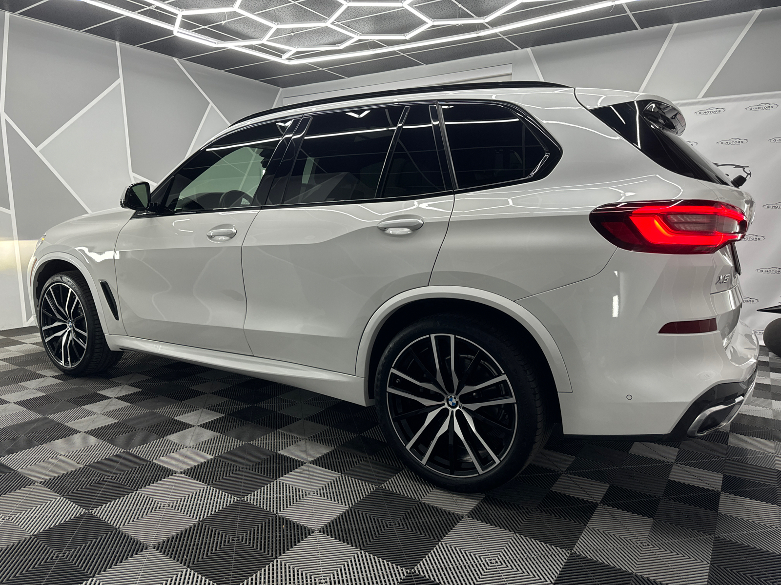 2022 BMW X5 sDrive40i Sport Utility 4D 4