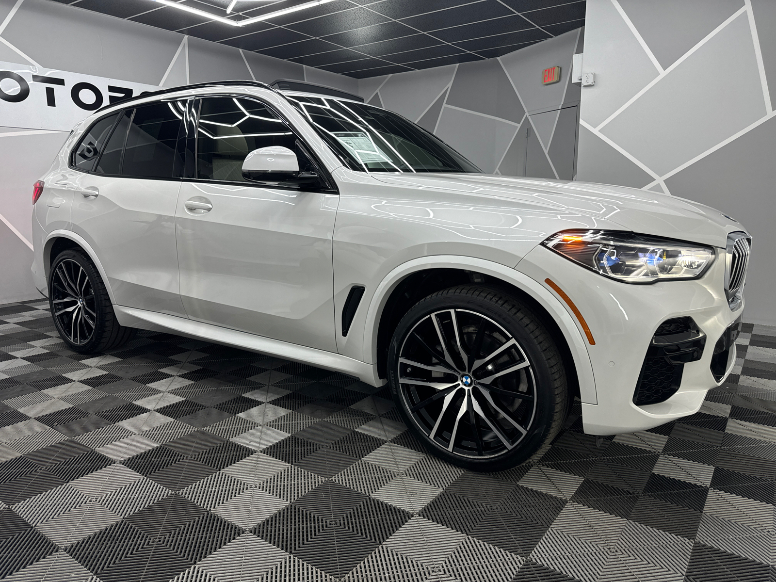 2022 BMW X5 sDrive40i Sport Utility 4D 12