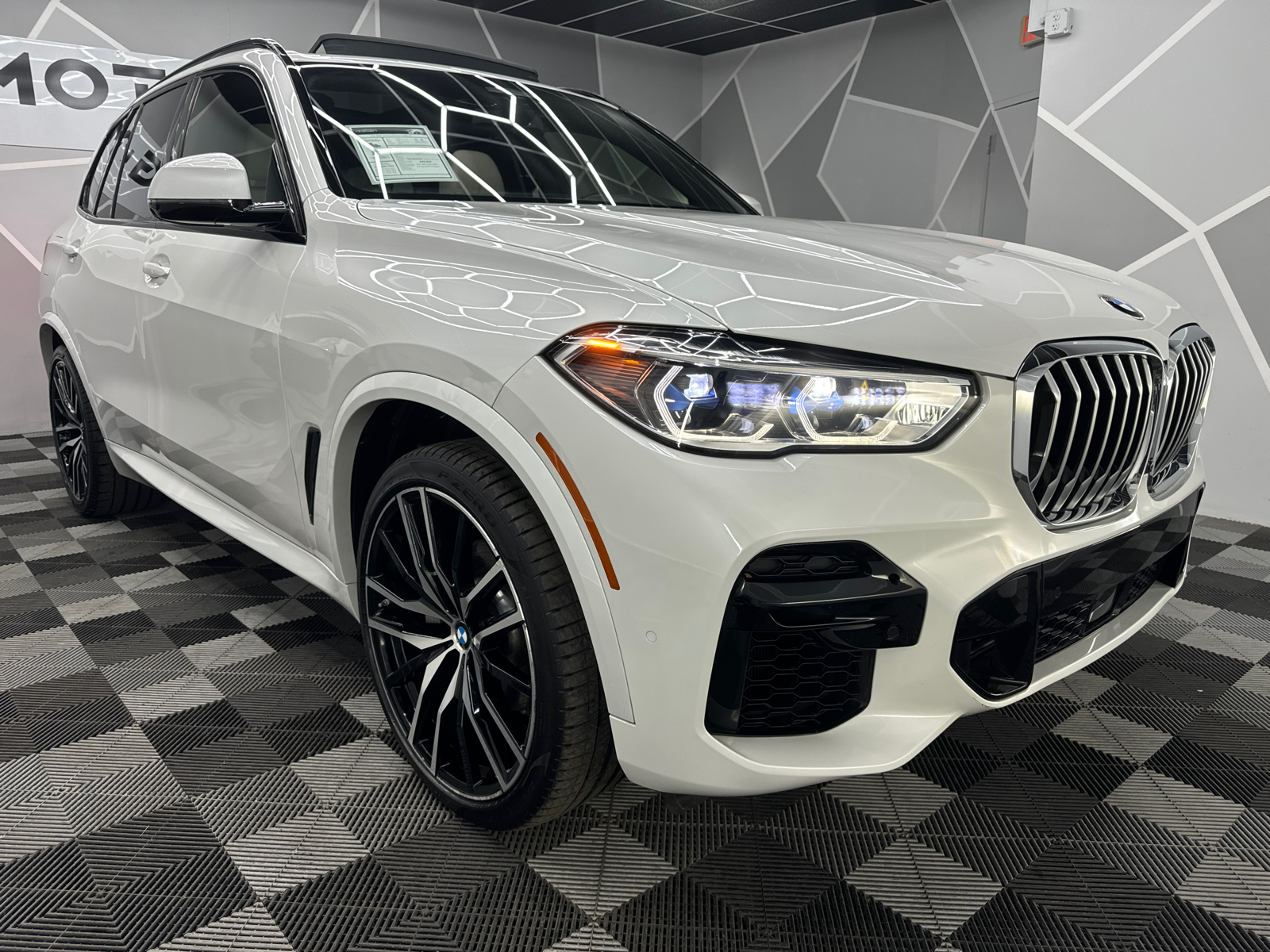 2022 BMW X5 sDrive40i Sport Utility 4D 13