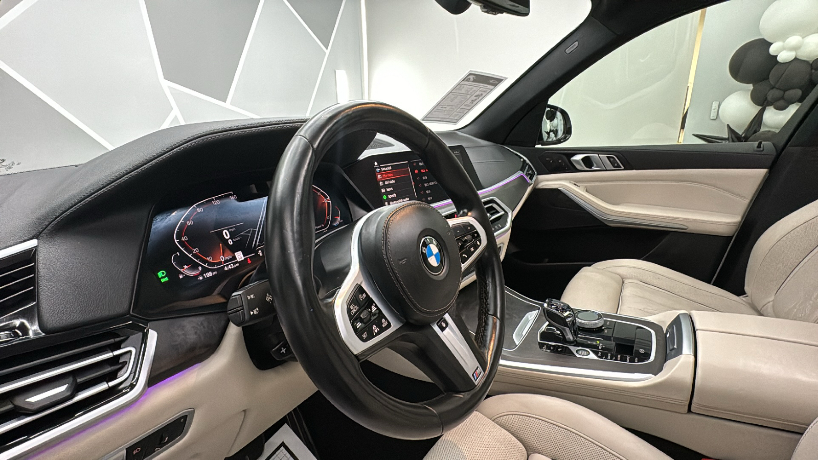 2022 BMW X5 sDrive40i Sport Utility 4D 41