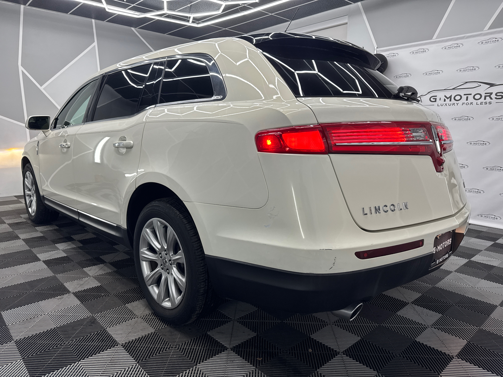 2014 Lincoln MKT Sport Utility 4D 5