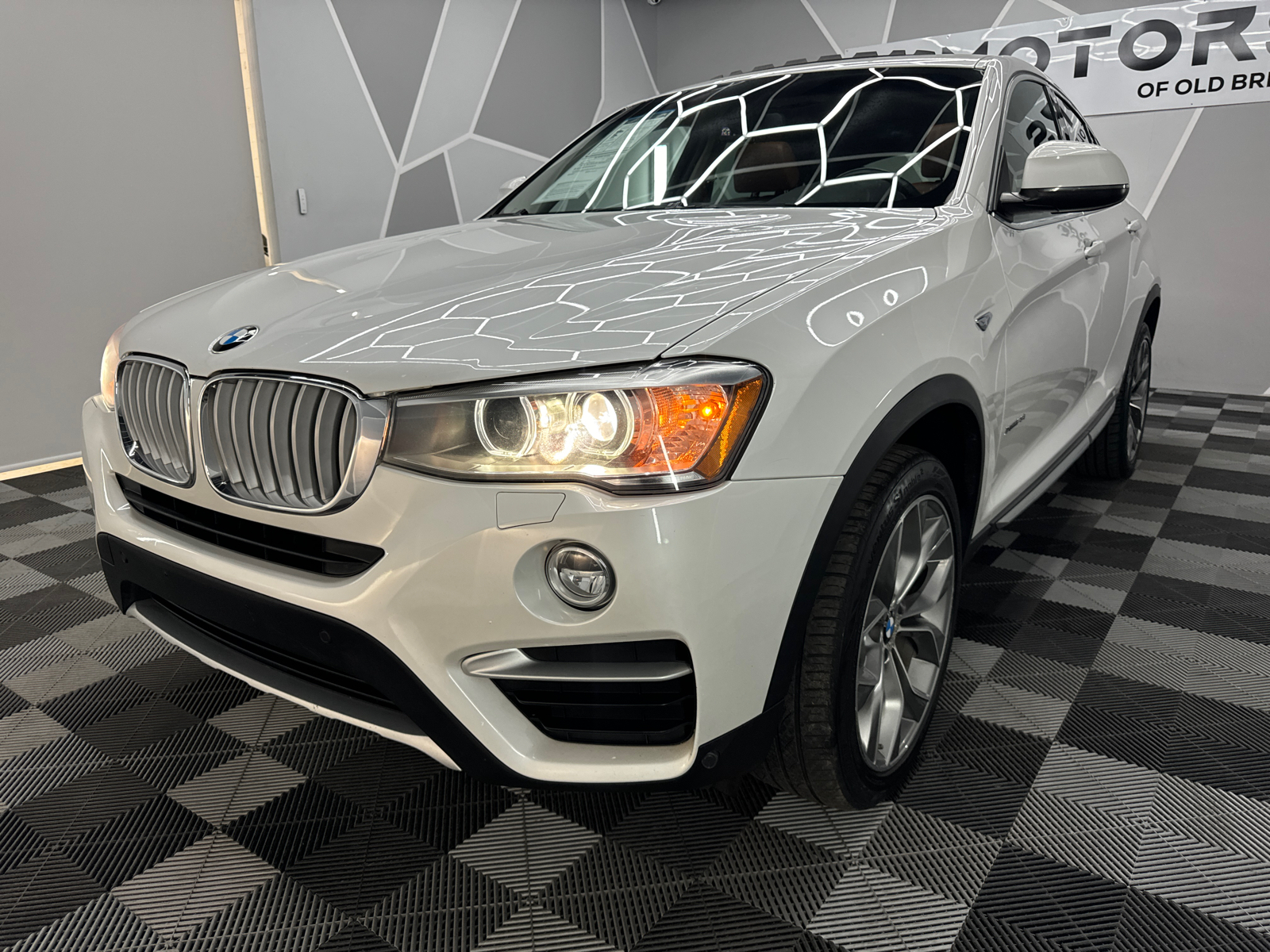 2015 BMW X4 xDrive28i Sport Utility 4D 1