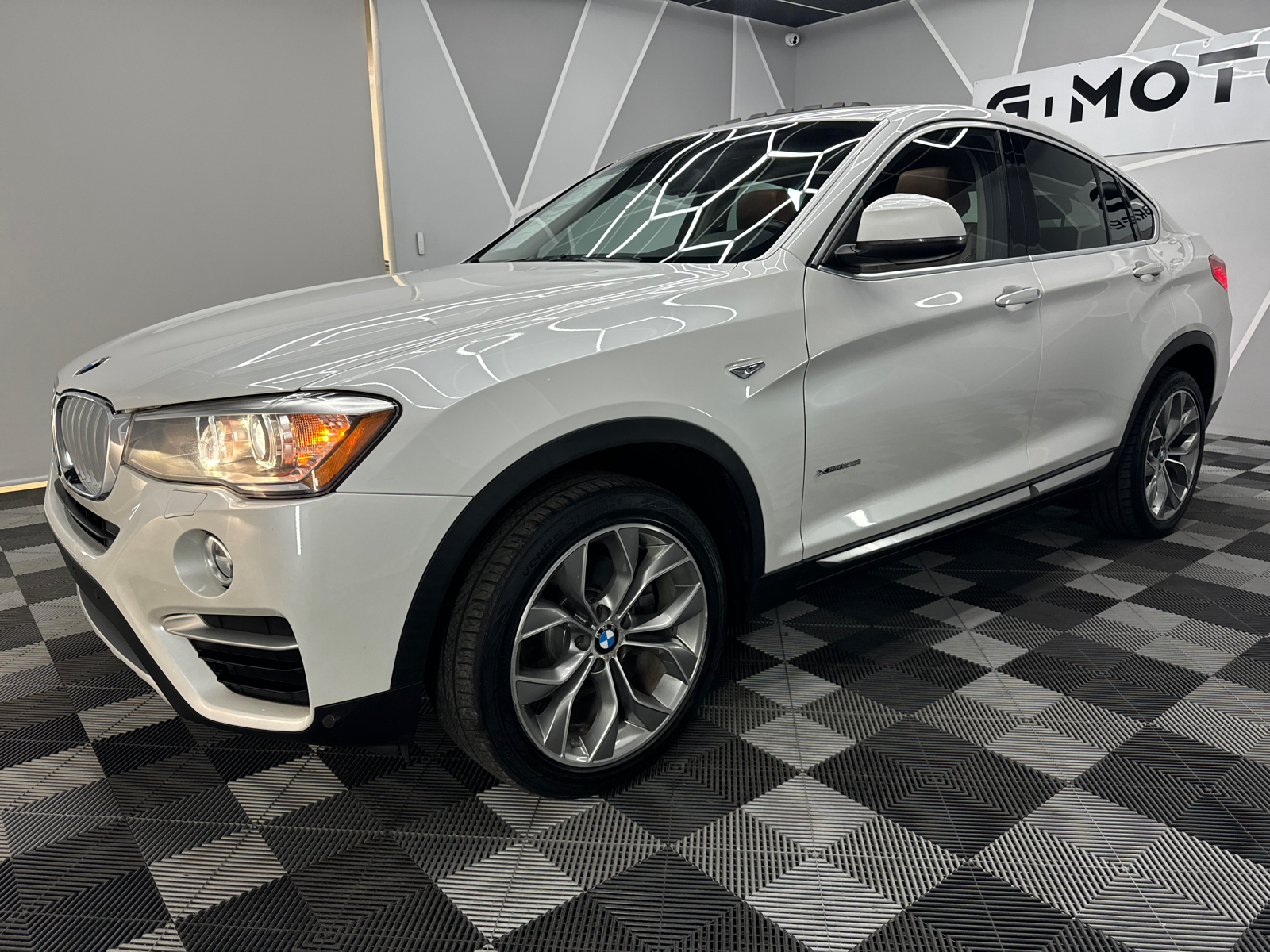 2015 BMW X4 xDrive28i Sport Utility 4D 2