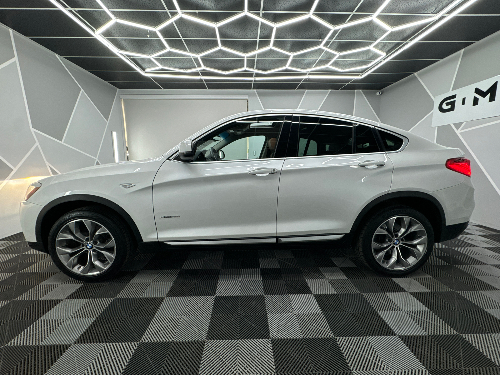 2015 BMW X4 xDrive28i Sport Utility 4D 3