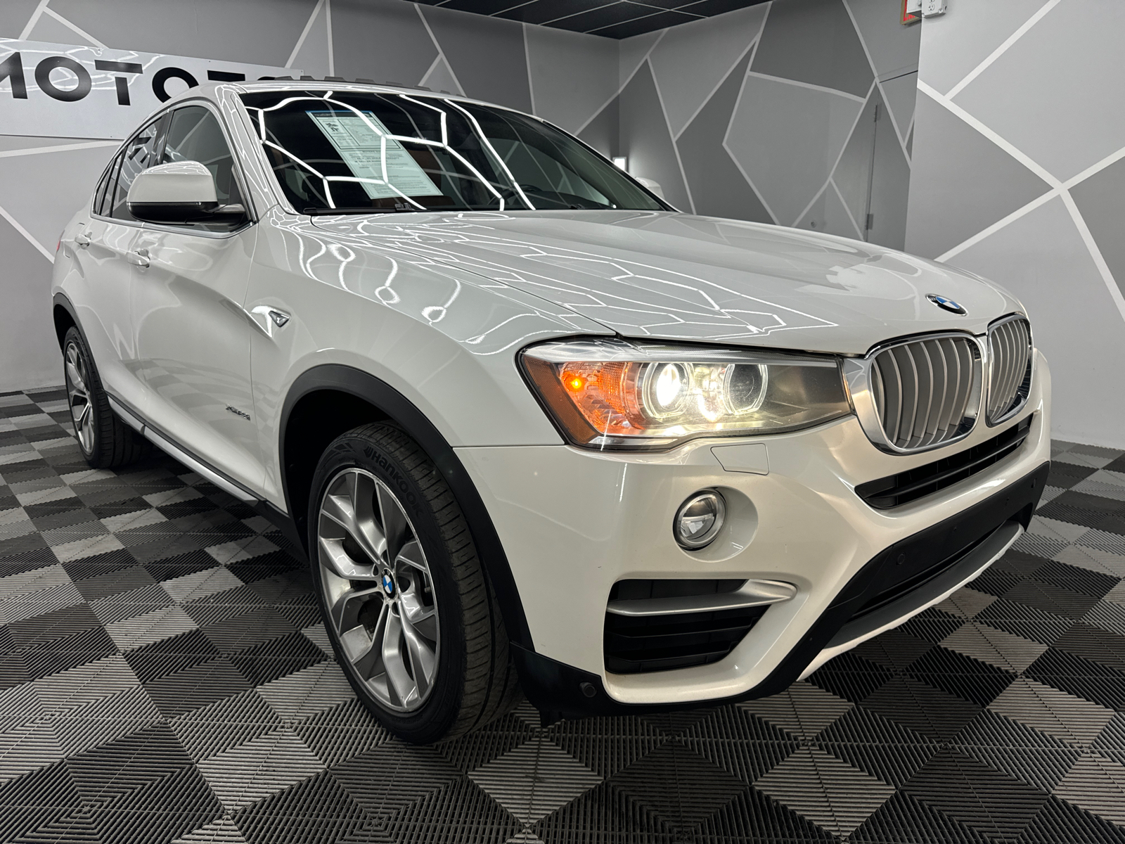 2015 BMW X4 xDrive28i Sport Utility 4D 13