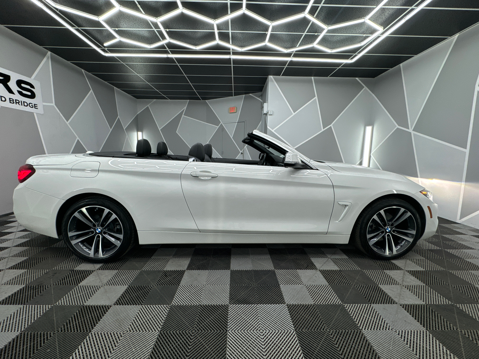 2020 BMW 4 Series 430i xDrive Convertible 2D 14