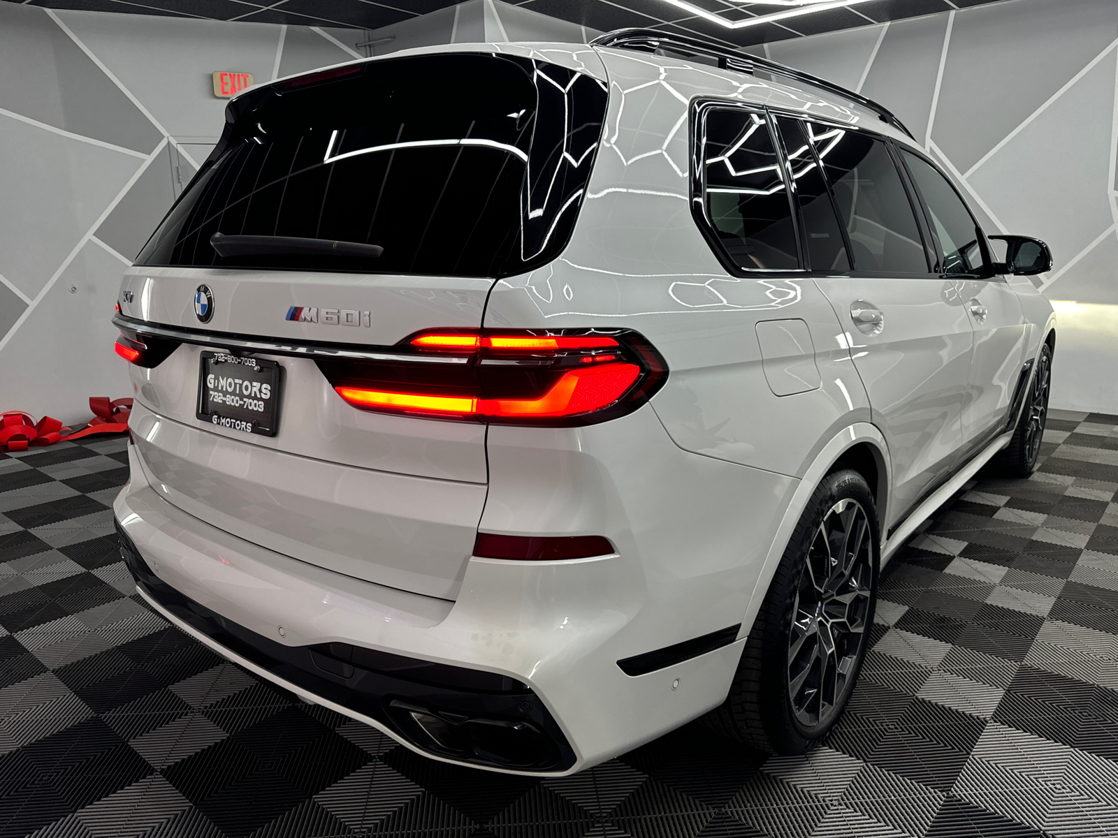 2023 BMW X7 M60i Sport Utility 4D 9