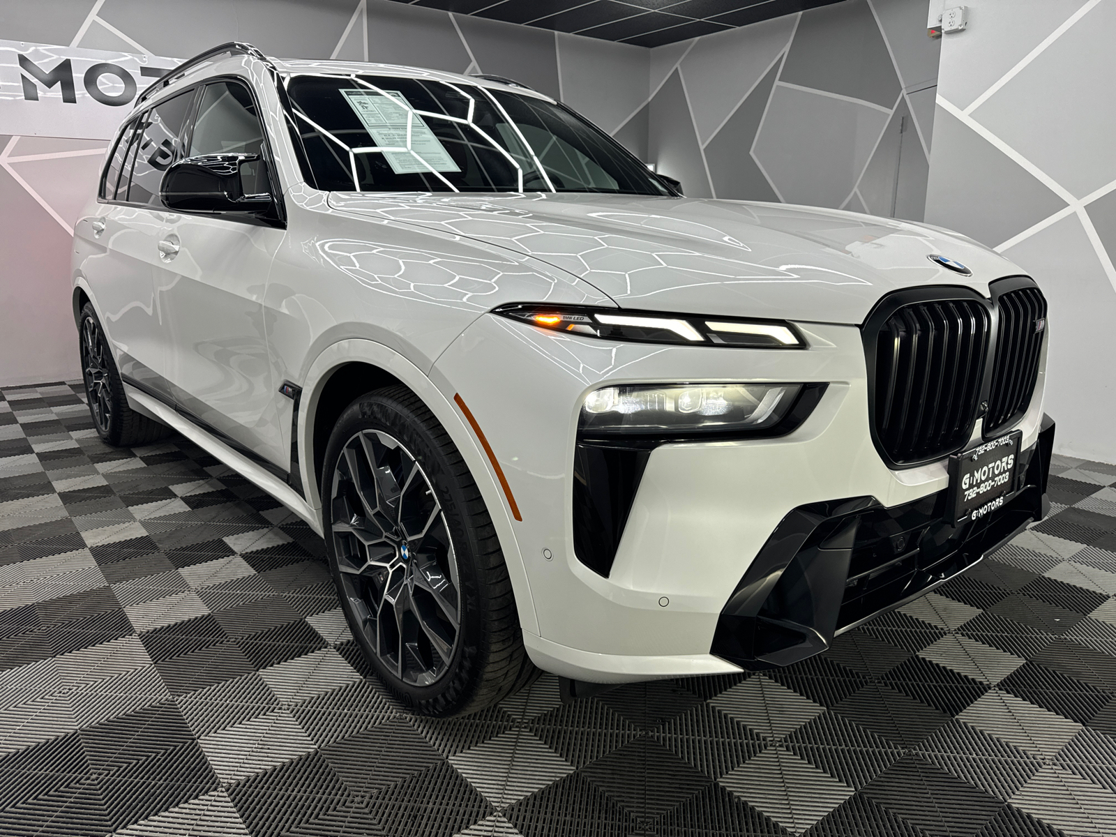 2023 BMW X7 M60i Sport Utility 4D 13