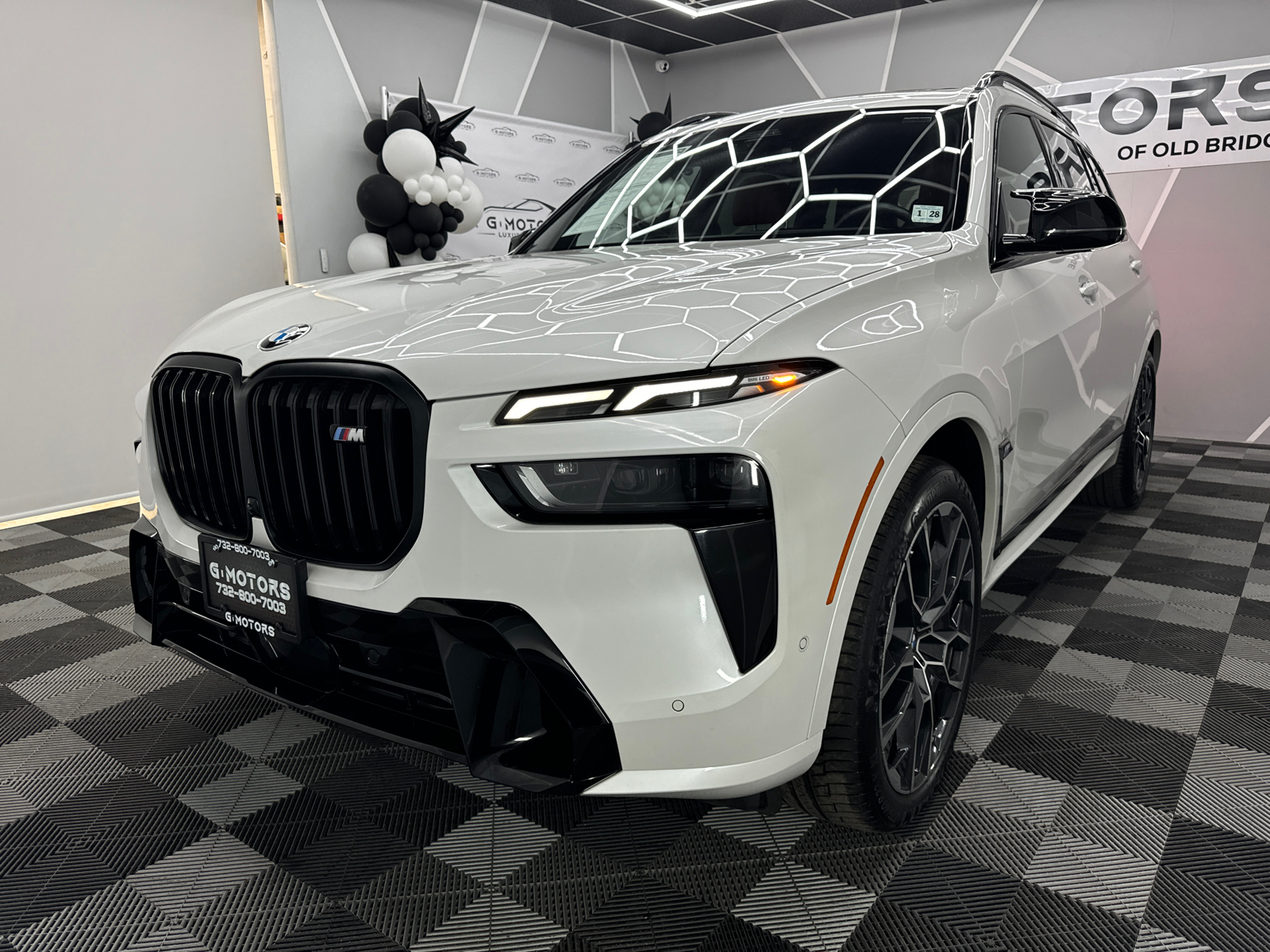 2023 BMW X7 M60i Sport Utility 4D 17