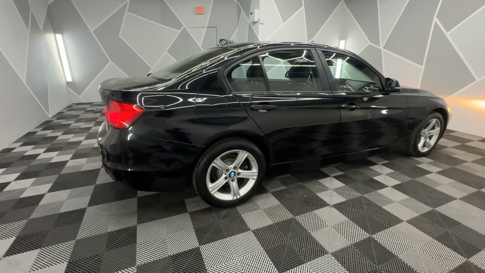 2015 BMW 3 Series 328i xDrive Sedan 4D 9