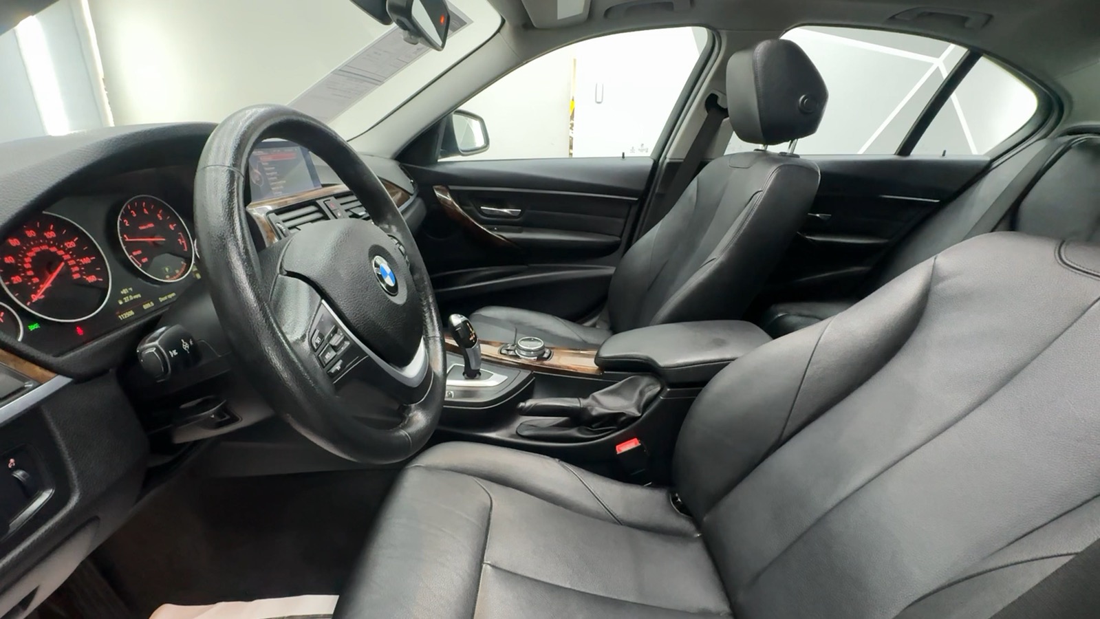 2015 BMW 3 Series 328i xDrive Sedan 4D 34