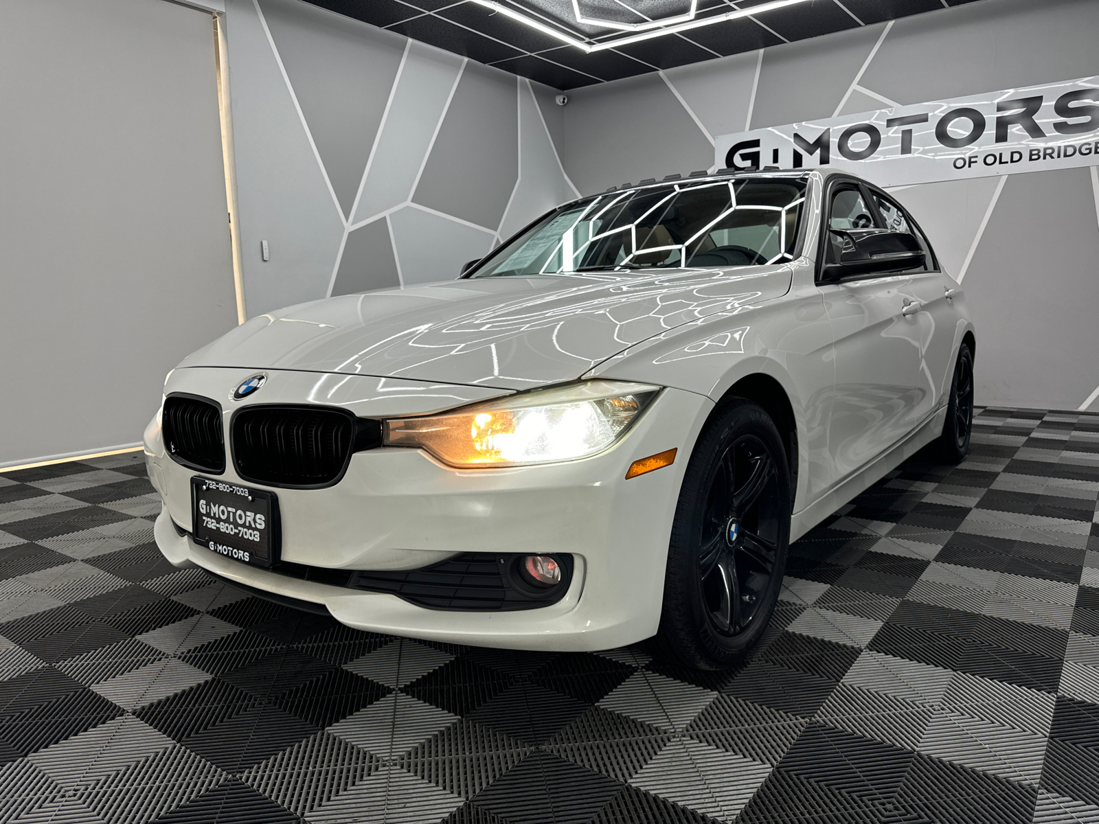 2014 BMW 3 Series 320i xDrive Sedan 4D 1