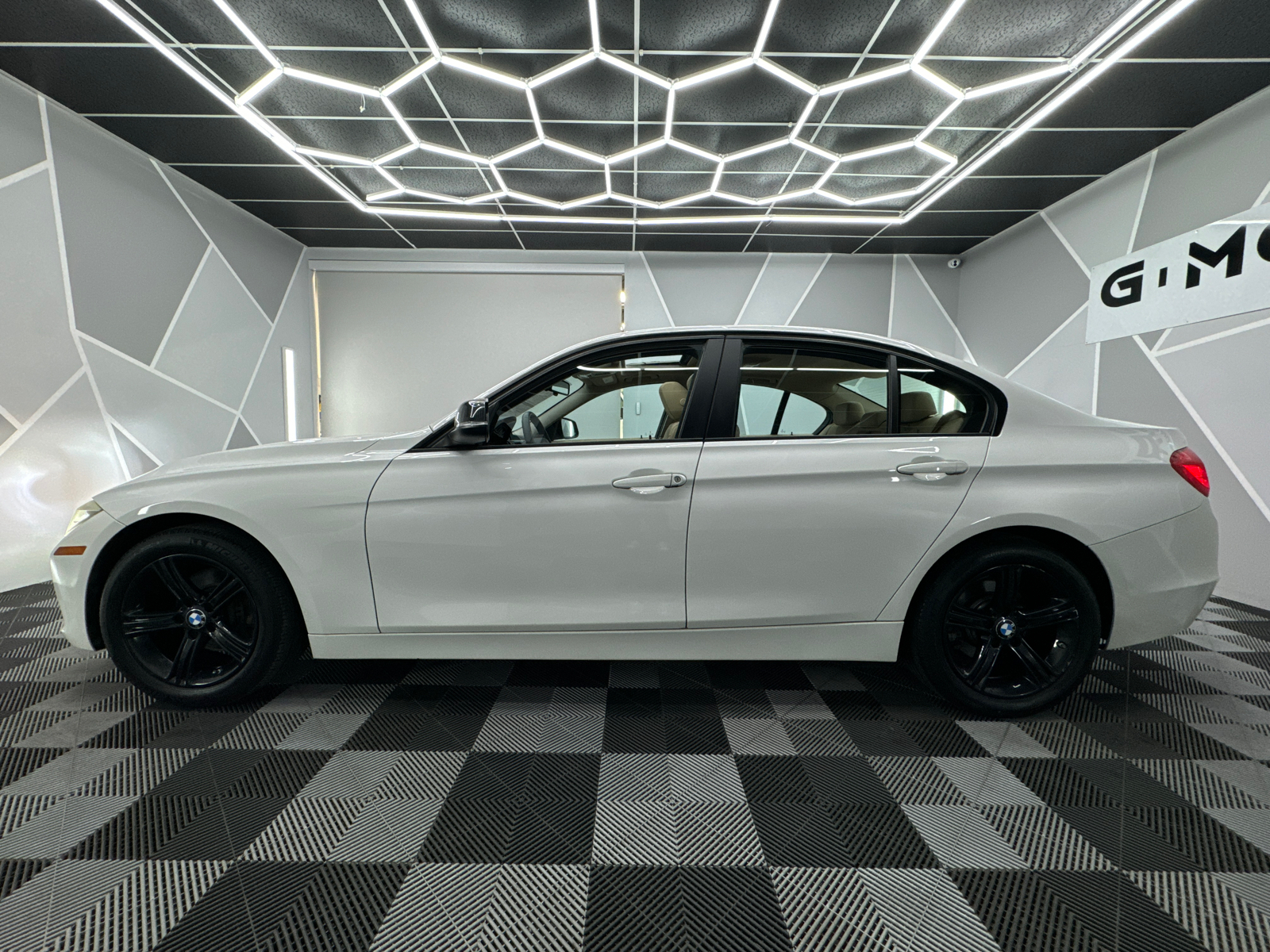 2014 BMW 3 Series 320i xDrive Sedan 4D 3