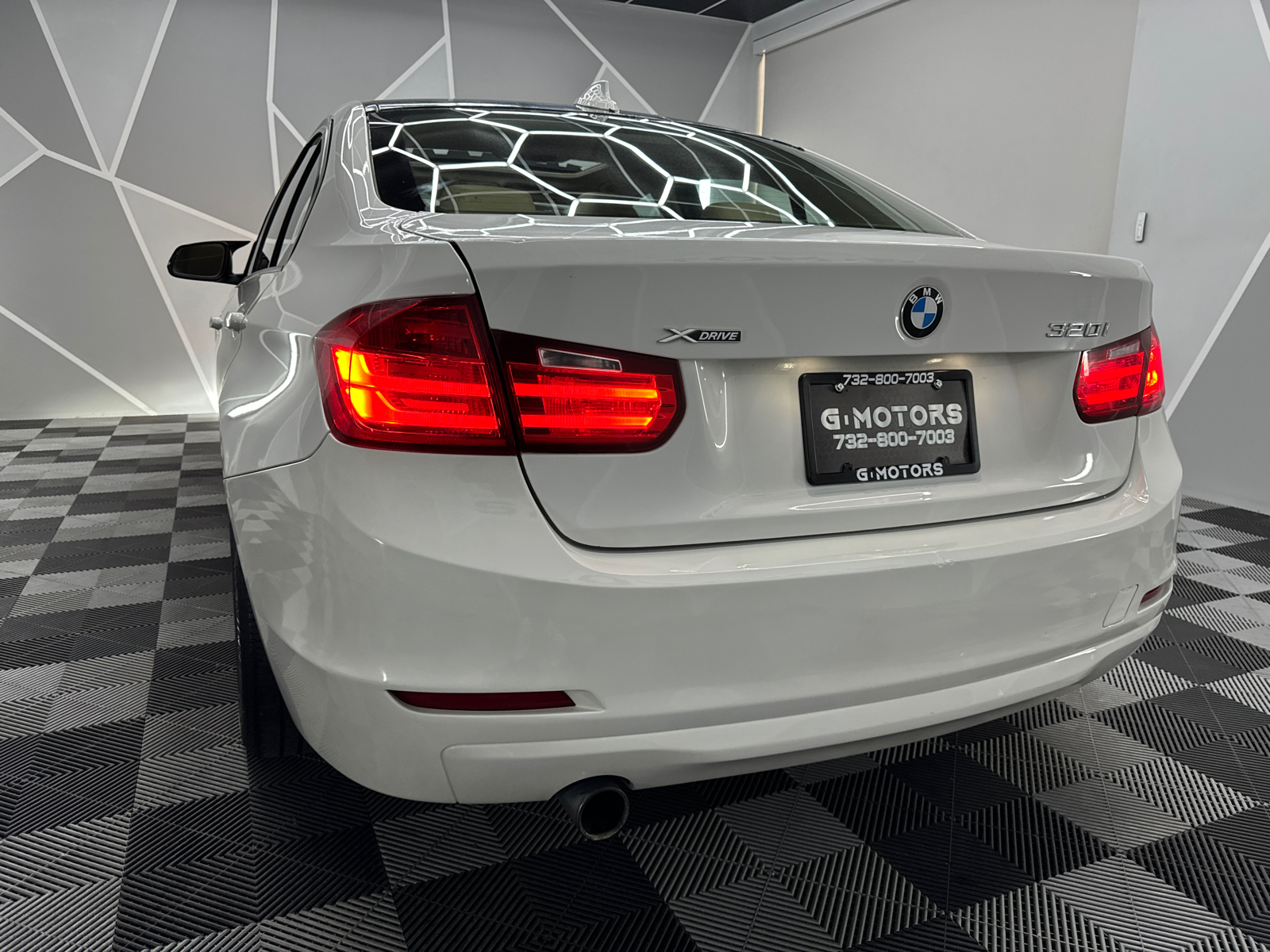 2014 BMW 3 Series 320i xDrive Sedan 4D 6