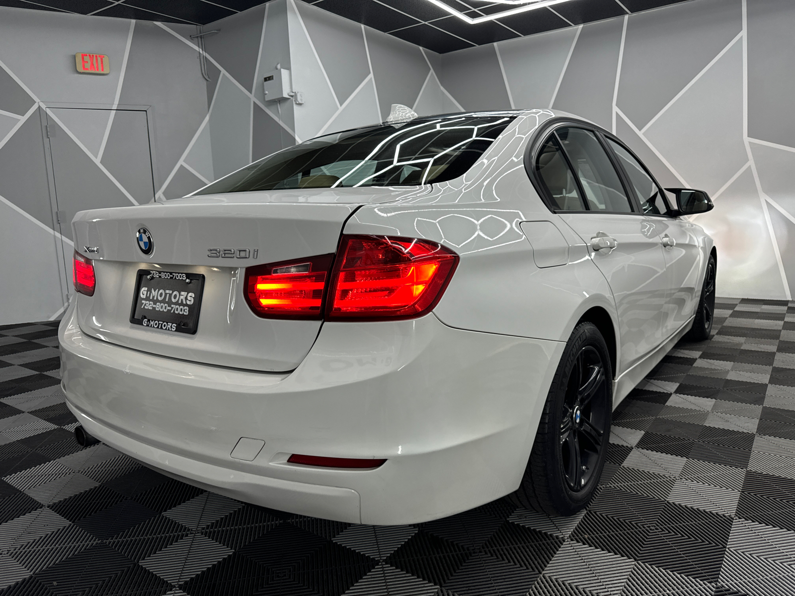 2014 BMW 3 Series 320i xDrive Sedan 4D 9