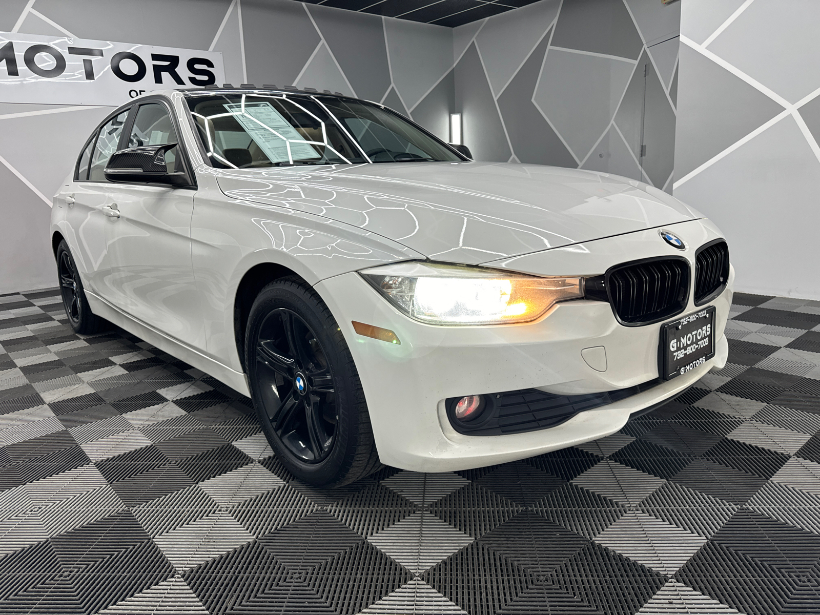 2014 BMW 3 Series 320i xDrive Sedan 4D 13