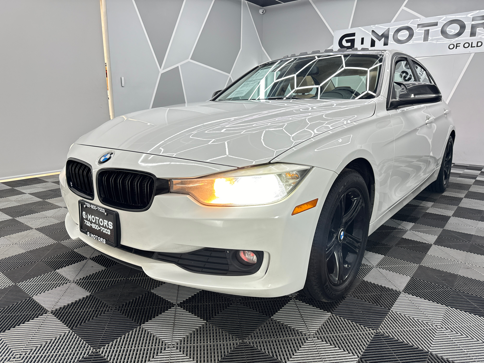 2014 BMW 3 Series 320i xDrive Sedan 4D 17