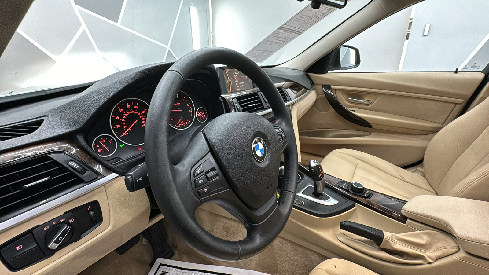 2014 BMW 3 Series 320i xDrive Sedan 4D 37