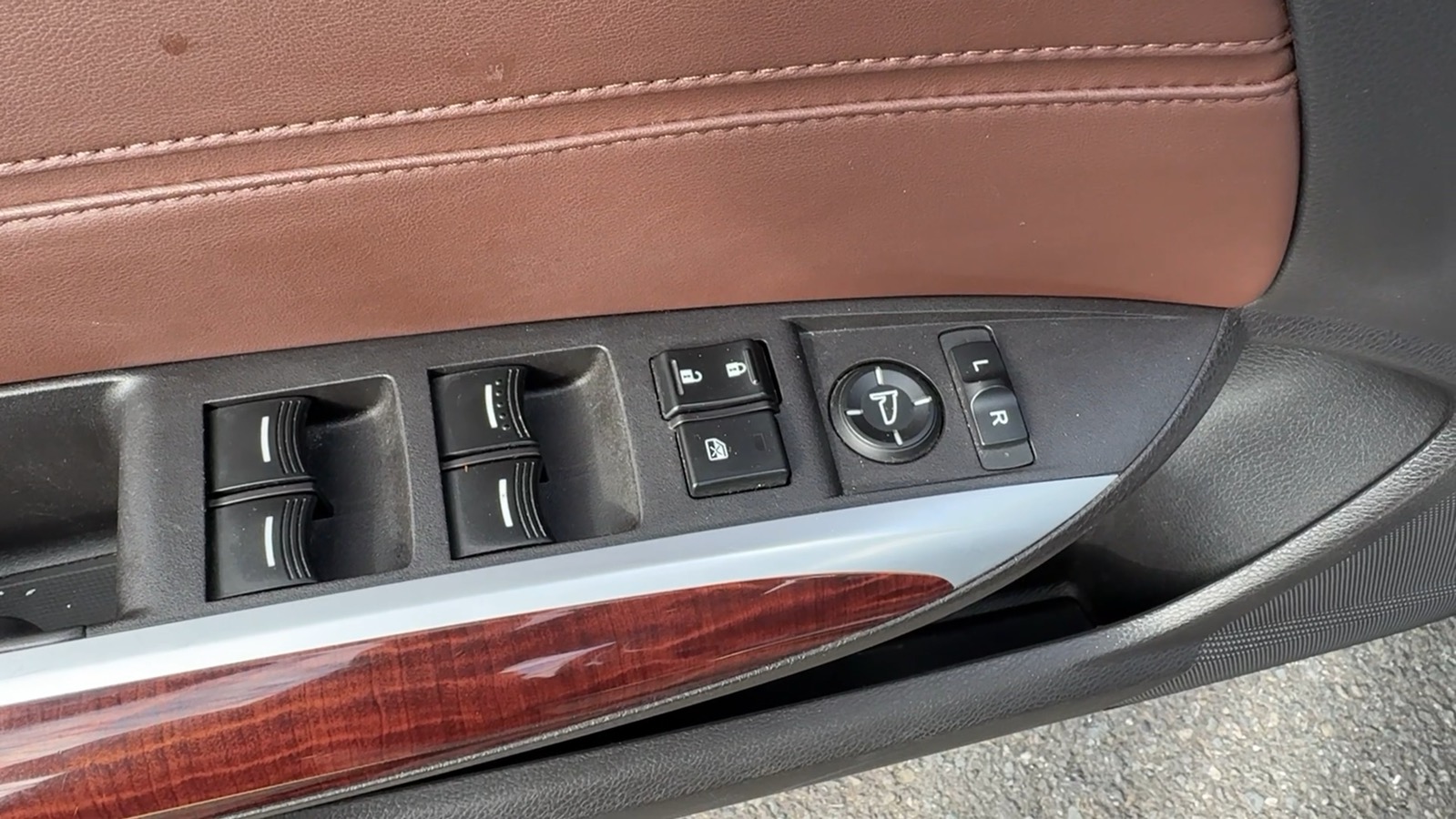 2015 Acura TLX 3.5 Sedan 4D 33