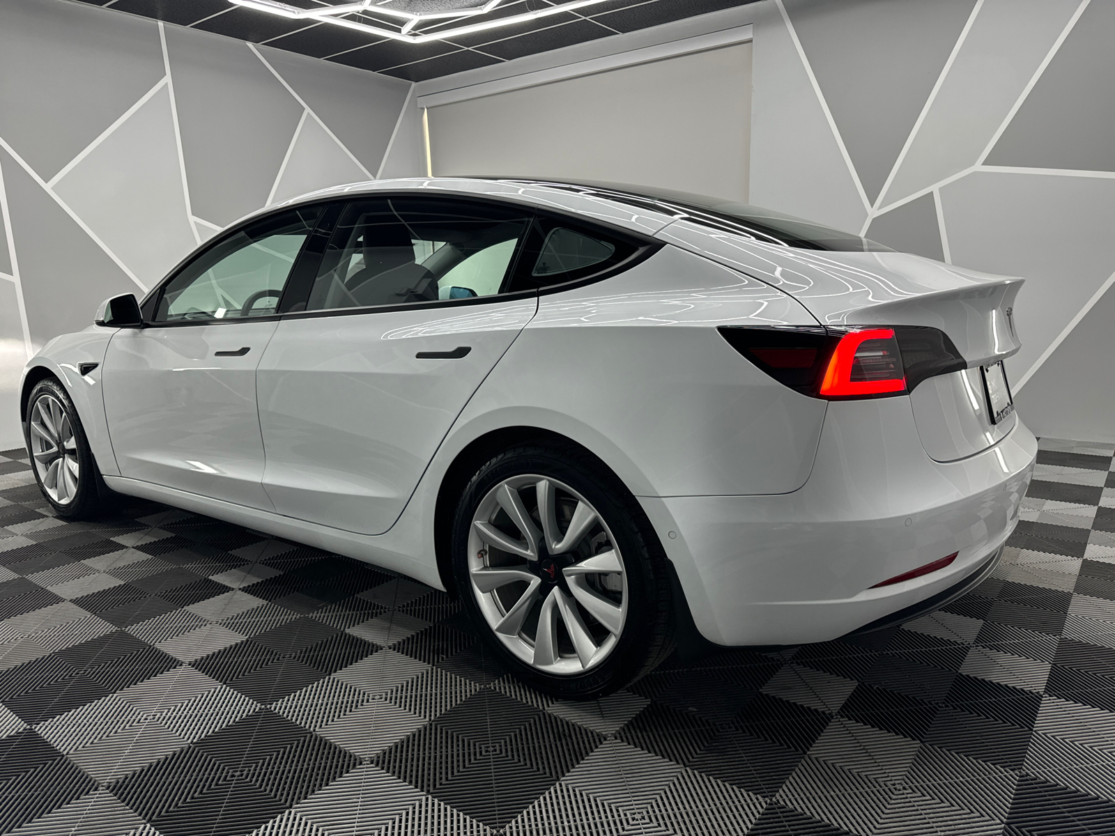 2018 Tesla Model 3 Long Range Sedan 4D 4