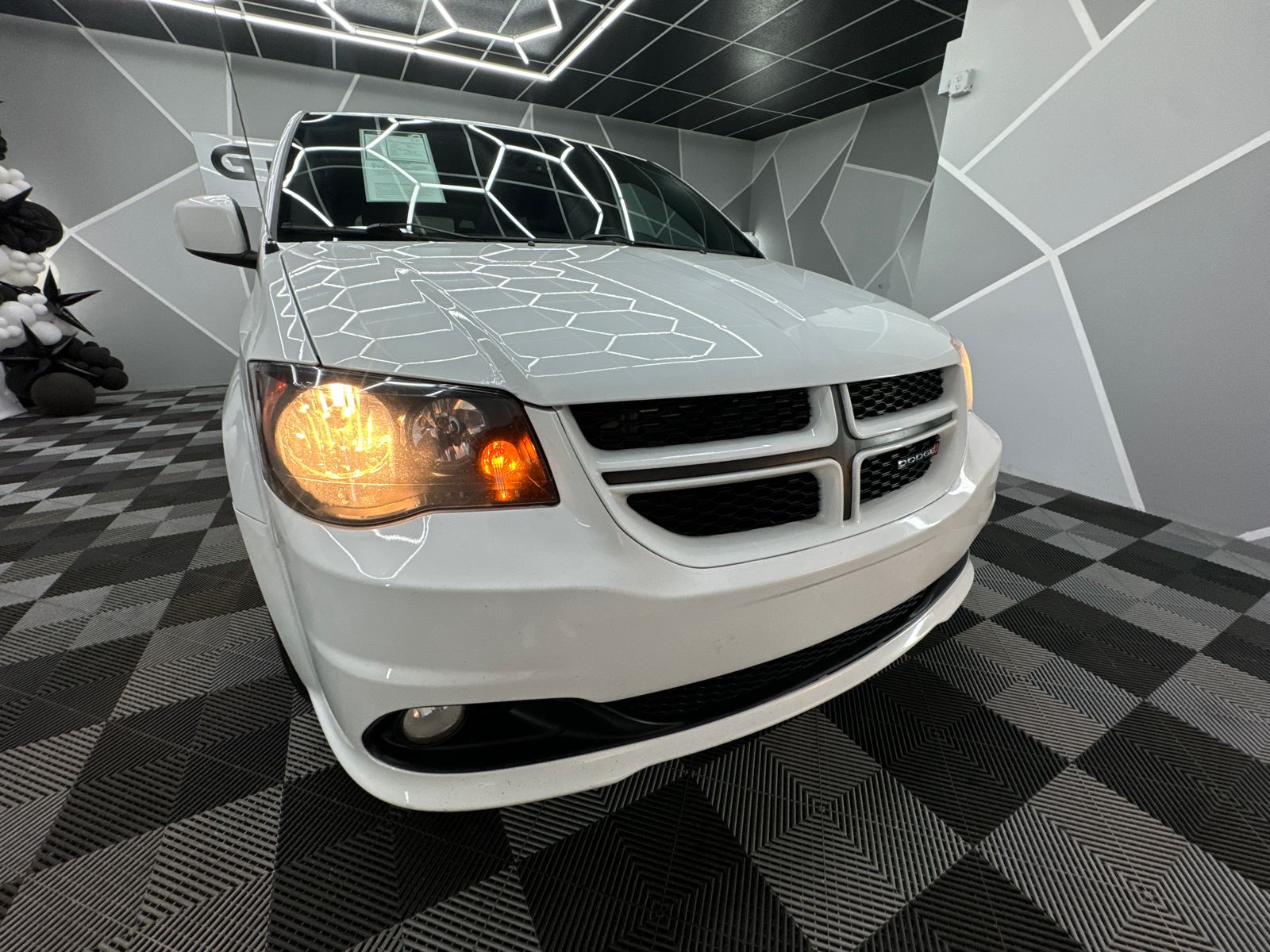 2016 Dodge Grand Caravan Passenger R/T Minivan 4D 14