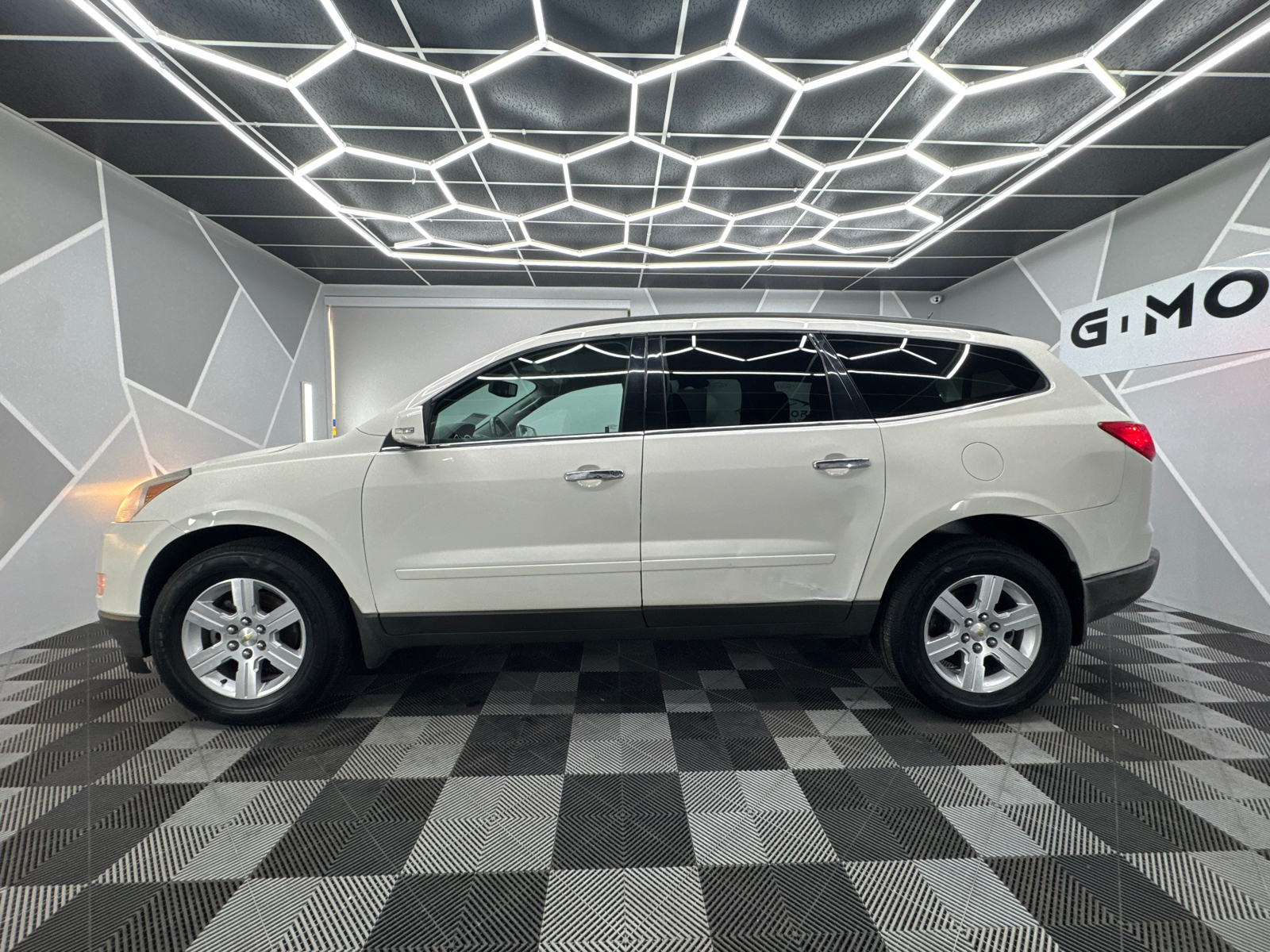 2012 Chevrolet Traverse LT Sport Utility 4D 3