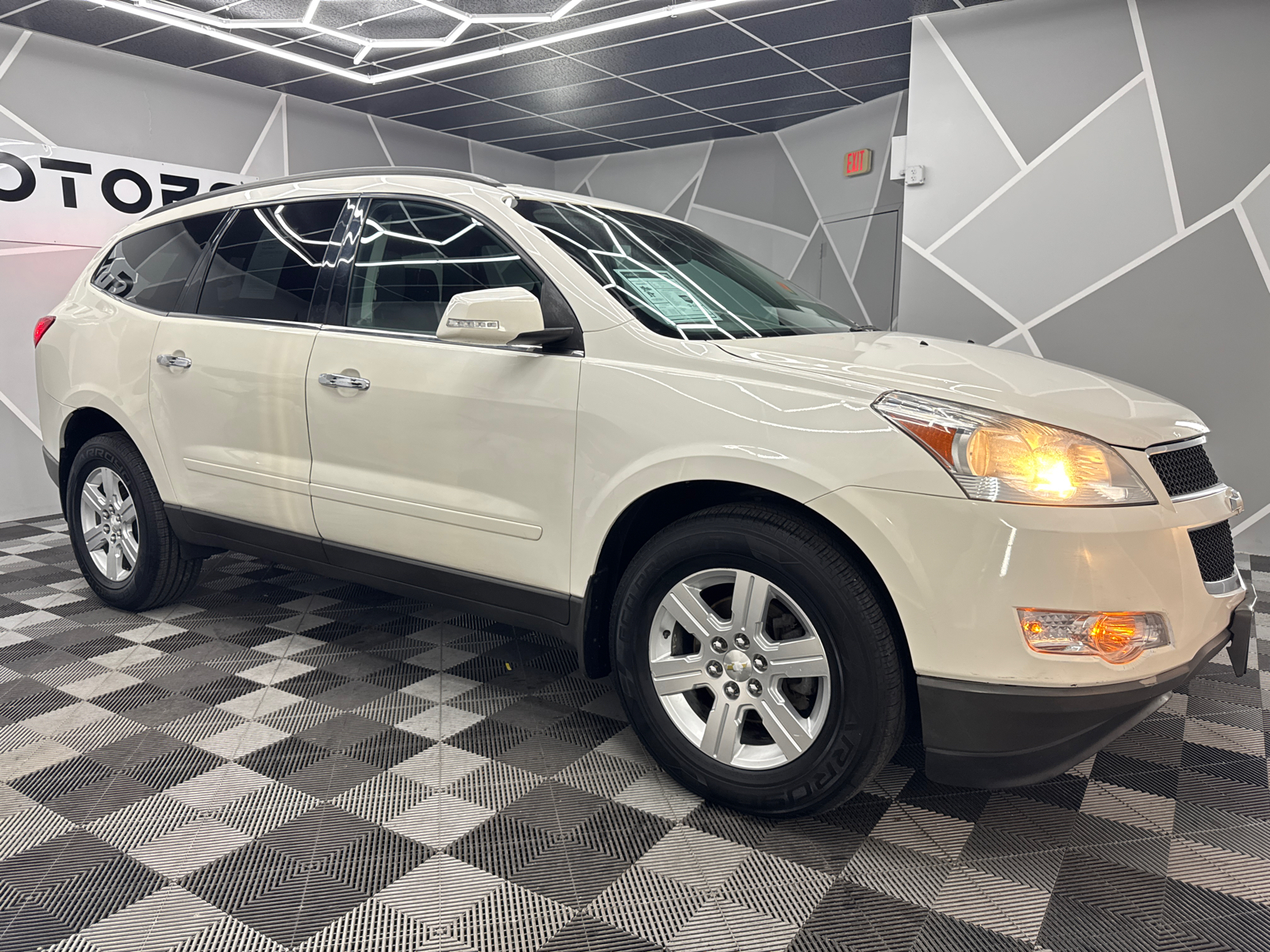 2012 Chevrolet Traverse LT Sport Utility 4D 12