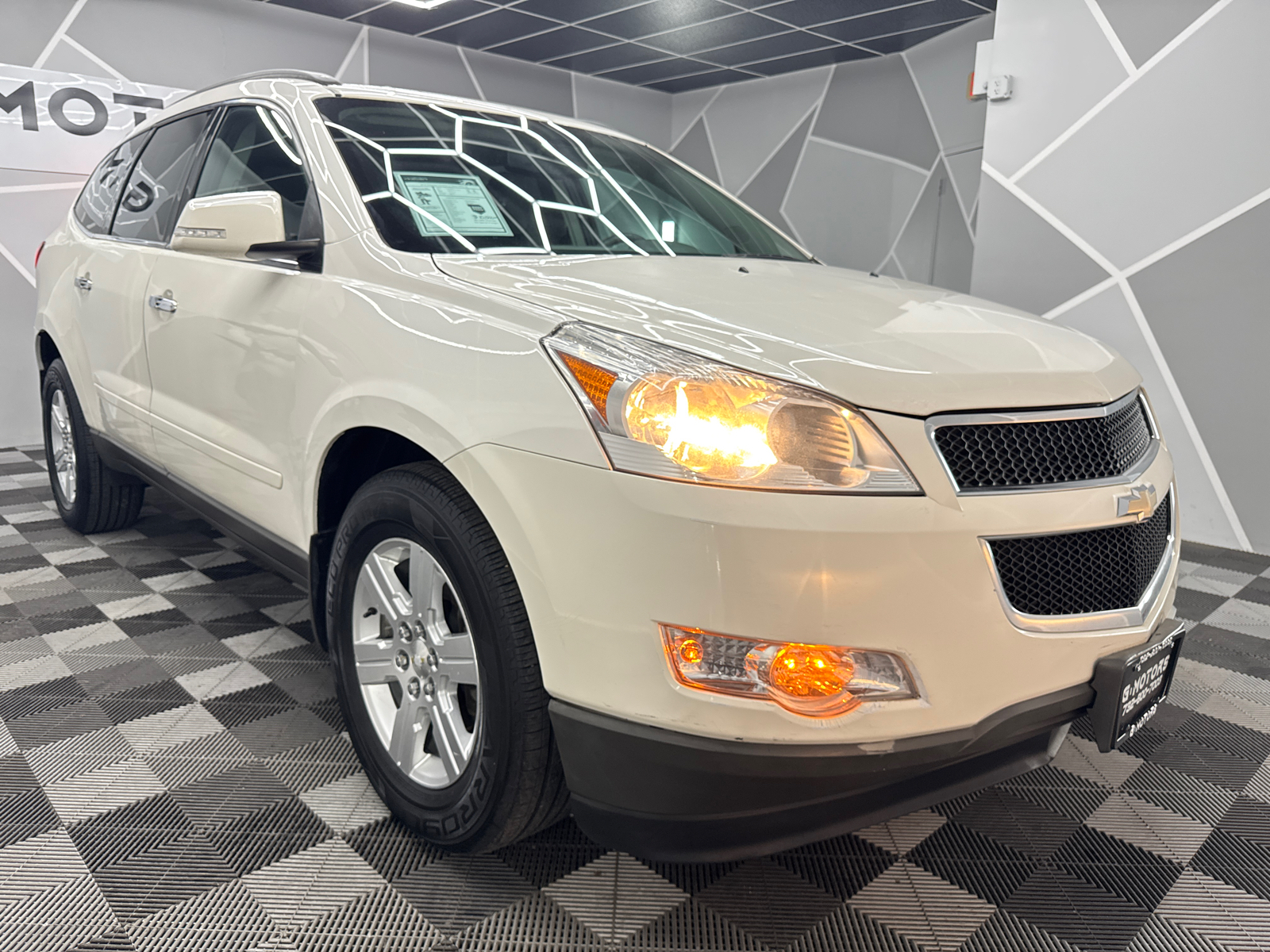 2012 Chevrolet Traverse LT Sport Utility 4D 13