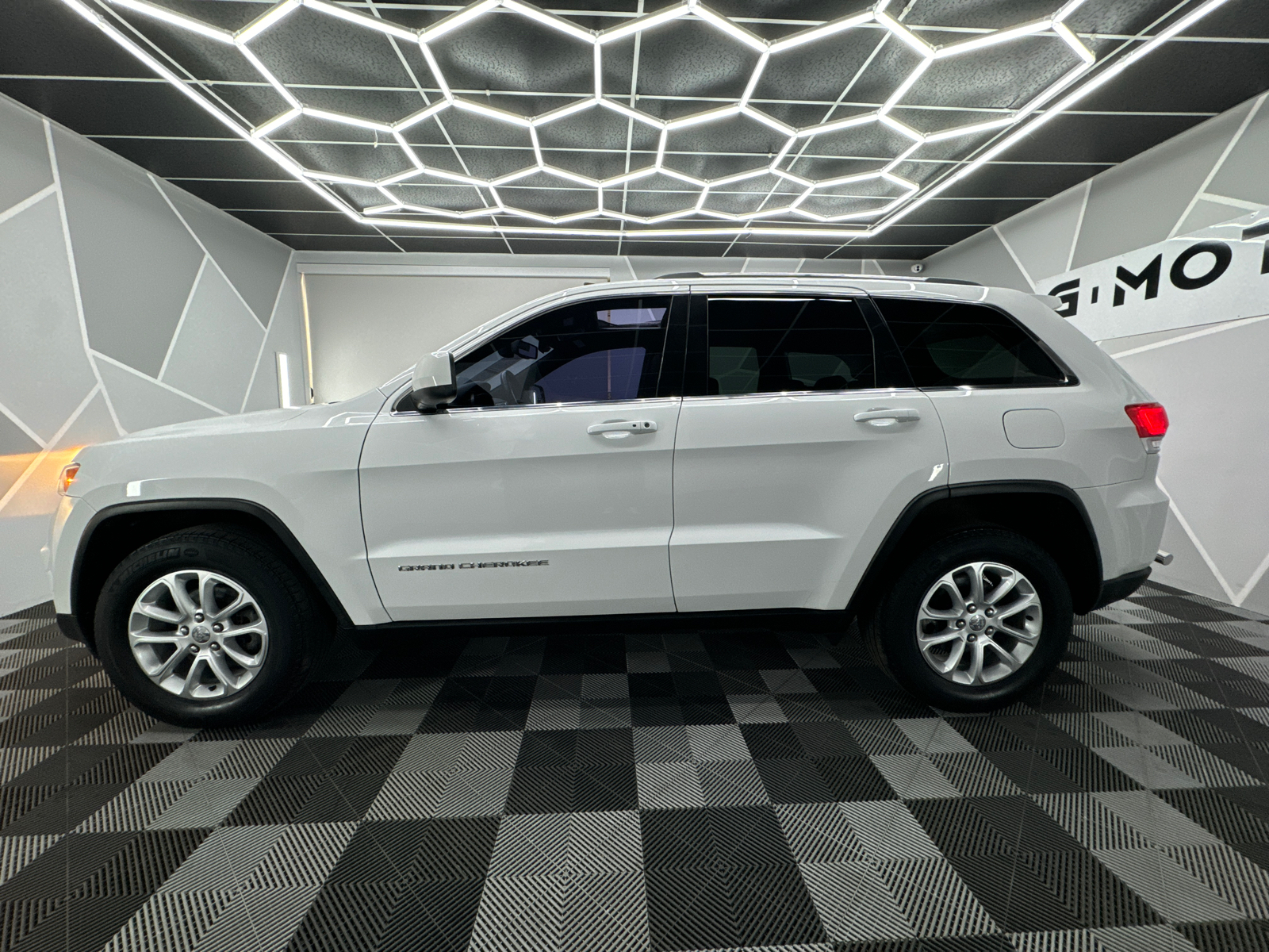 2014 Jeep Grand Cherokee Laredo Sport Utility 4D 3