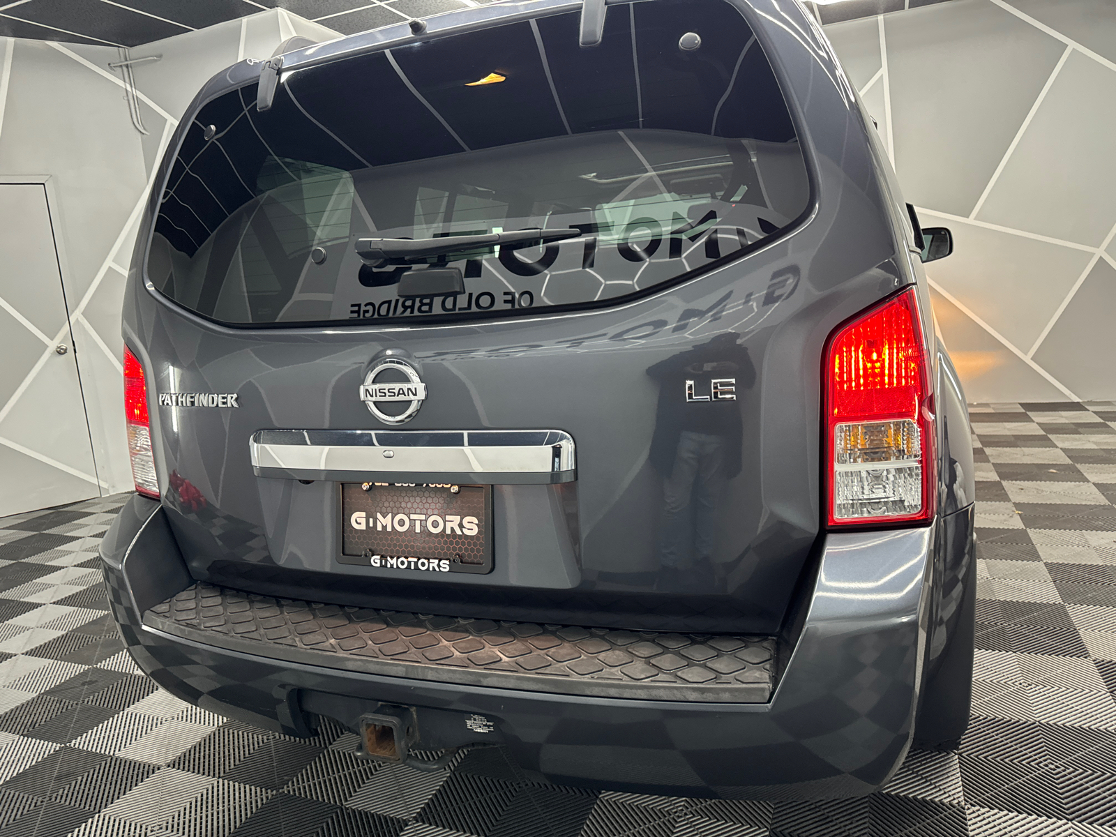 2011 Nissan Pathfinder S Sport Utility 4D 8